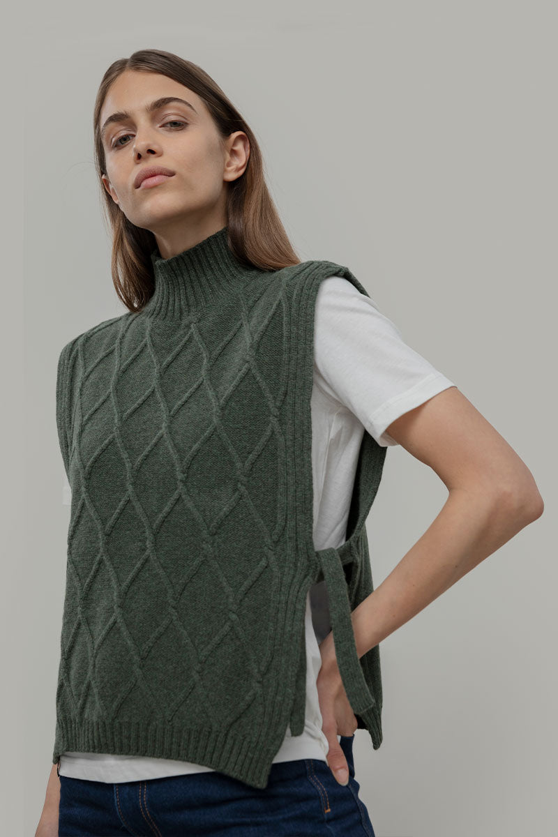 Delia Women's Recycled Wool Turtleneck Vest – Forest Green | Rifò