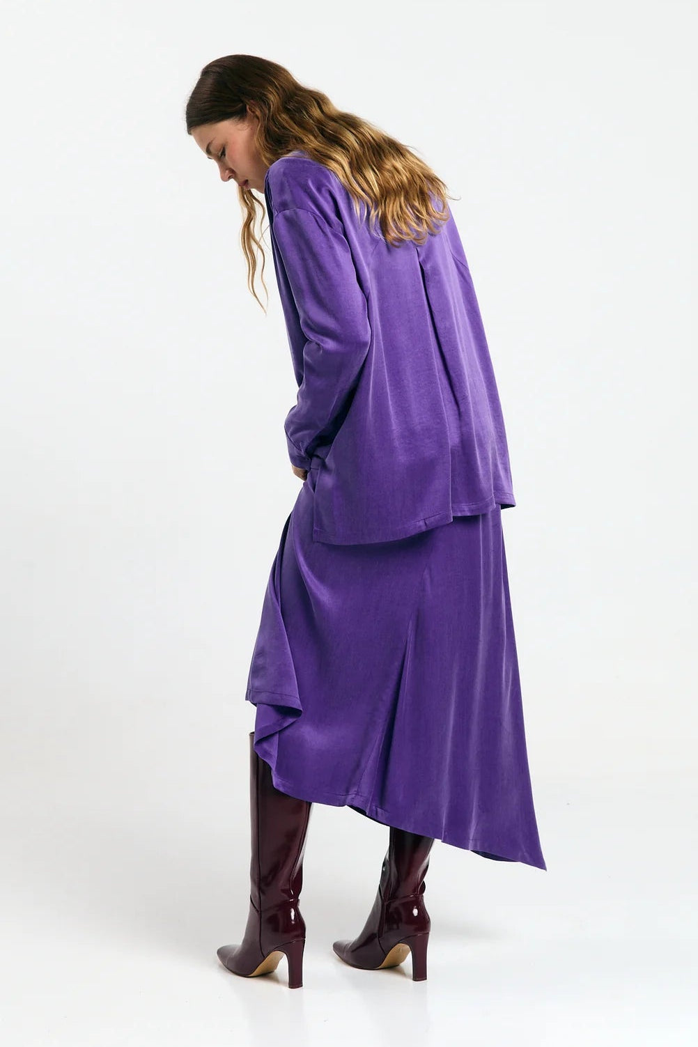 Royal blue Lousa shirt by SUITE13LAB, featuring a classic fit with button-down front and tailored collar.