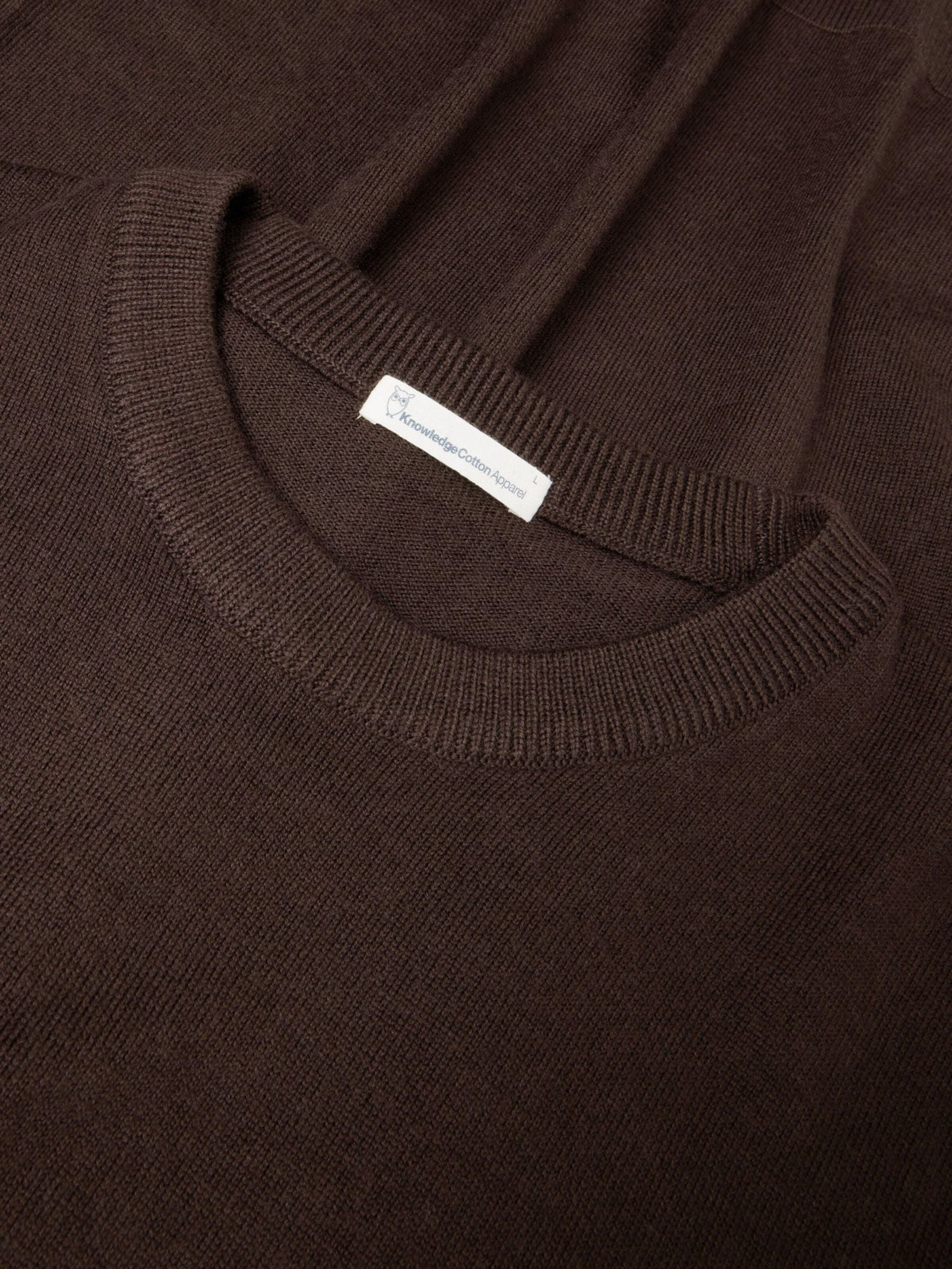 Maglia girocollo in lana merino regolare Cioccolato | KNOWLEDGE COTTON APPAREL