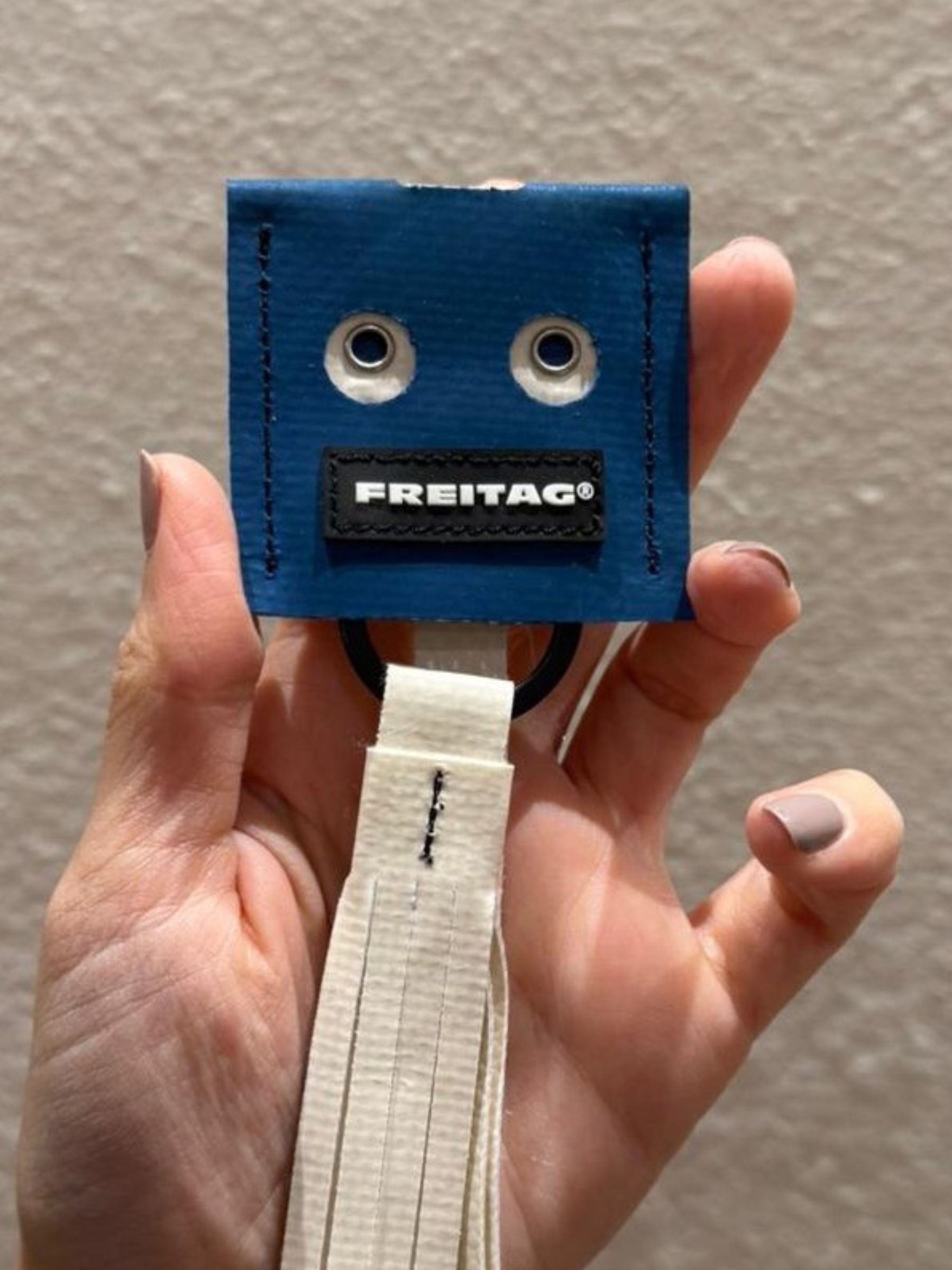 Portachiave e ciondolo F212 Face Blue/White | Freitag