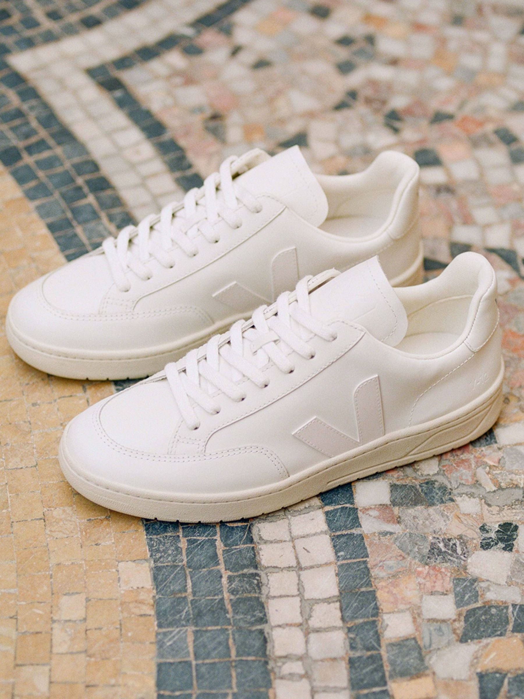 Sneakers V-12 Leather Extra White In Sustainable Leather | Veja