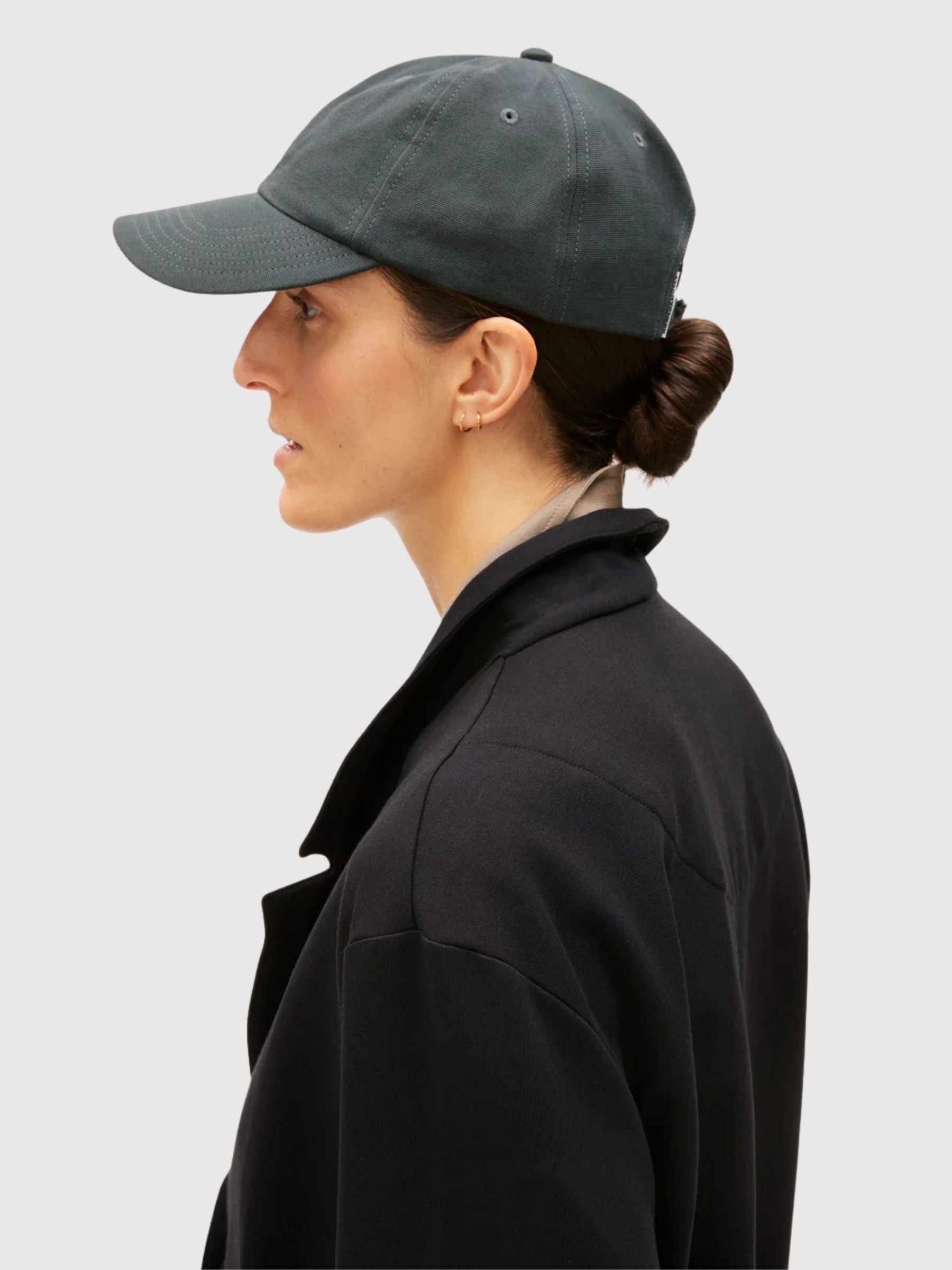 Yenaas Bold Cap W Space Steel | armedangels