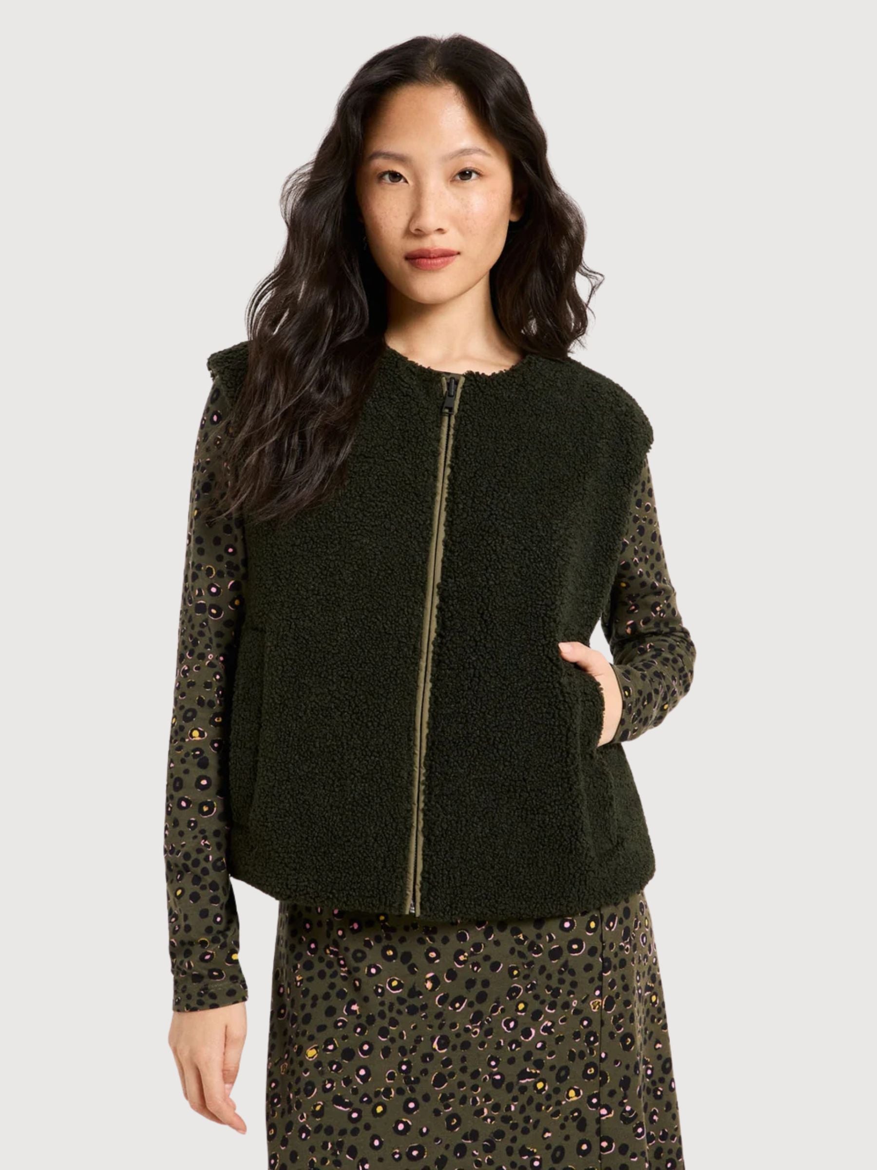 Reversible Vest Turtle | Lanius