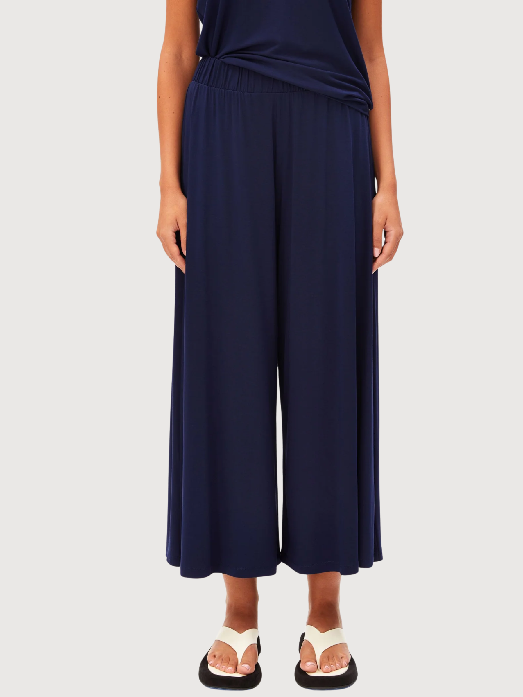 Pantalone cropped in jersey blu scuro | Armedangels