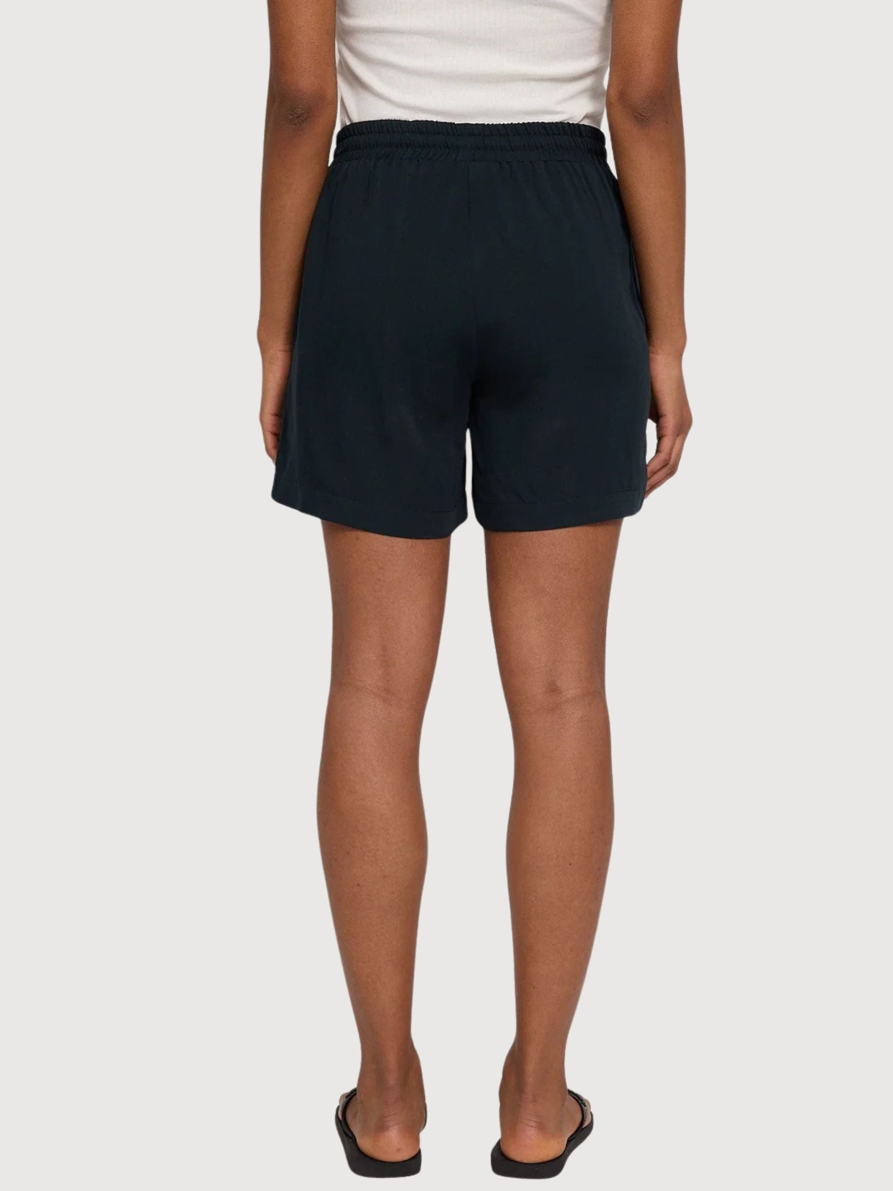 Pantaloncini da donna in viscosa con coulisse, neri | Mazine
