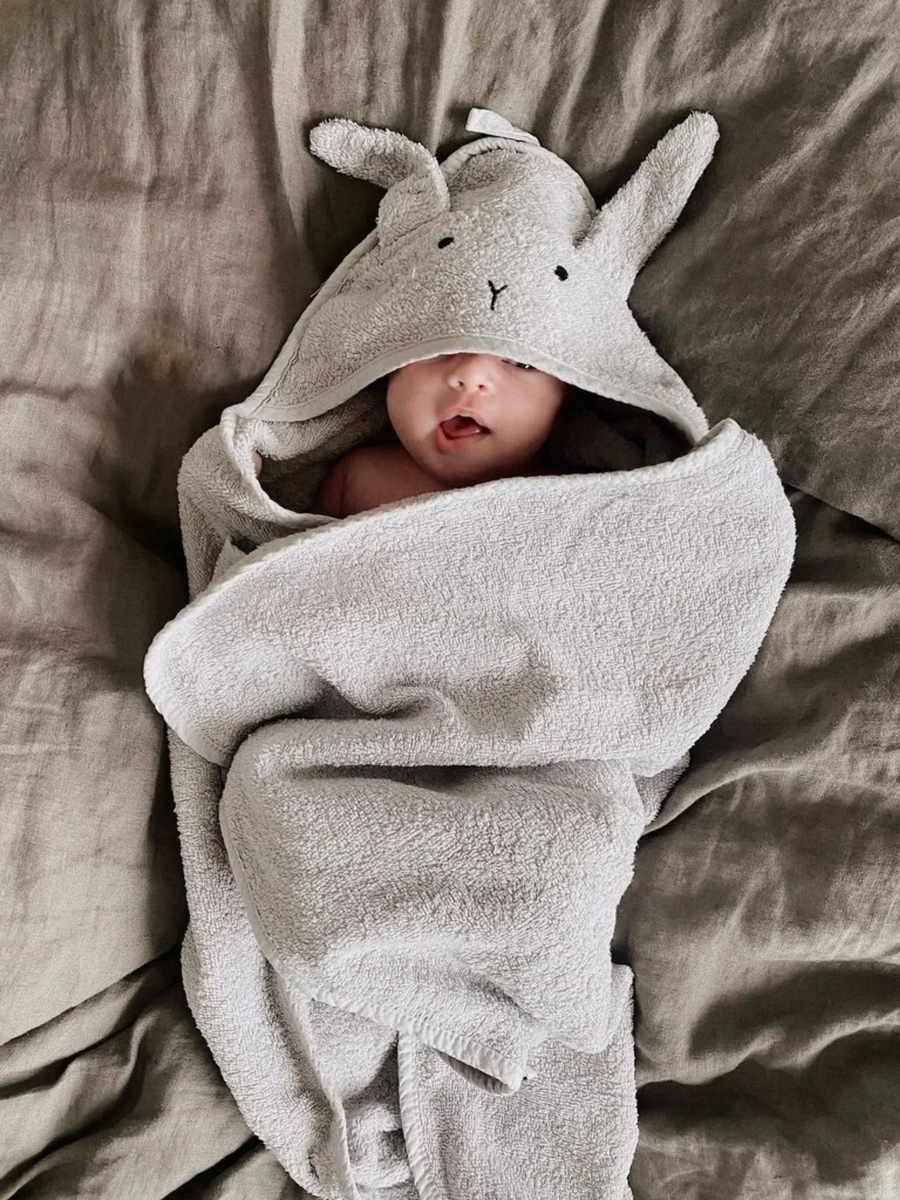 Albert Hooded Baby Towel Rabbit Grey | Liewood