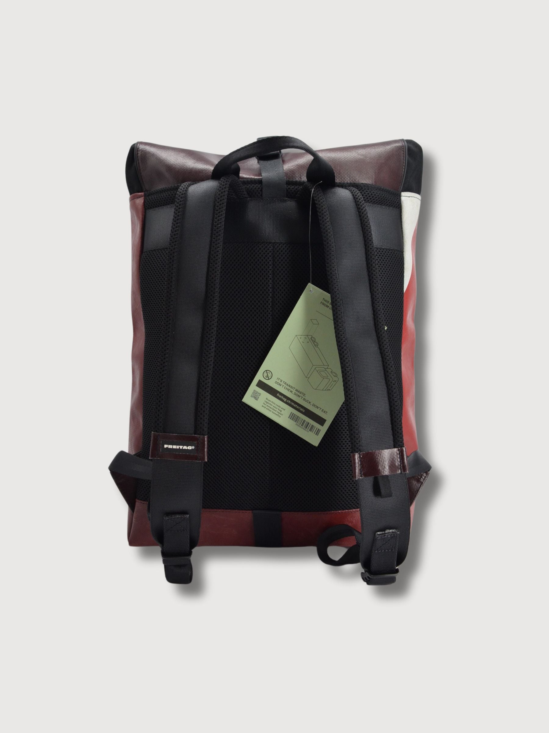 Rucksack F155 Clapton Red & Black in gebrauchten LKW -Planen | Freitag