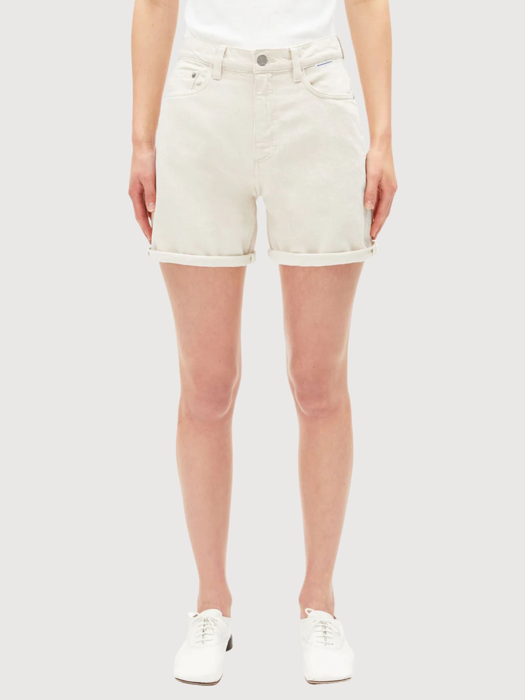 Shorts di jeans Sheaari tinti senza coloranti da donna | ARMEDANGELS