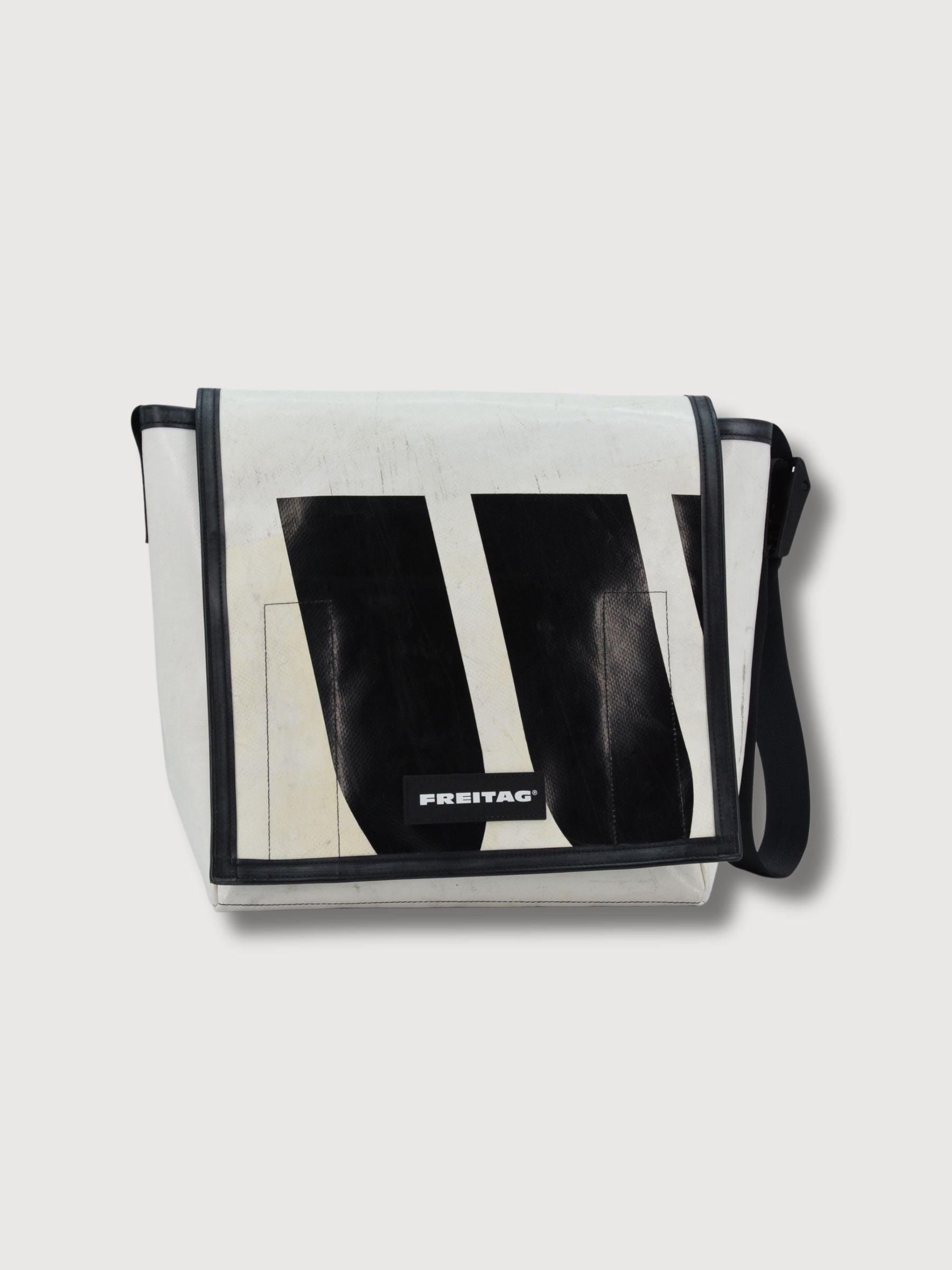 F21 Night Club White/Black Bag In Used Truck Tarps | Freitag