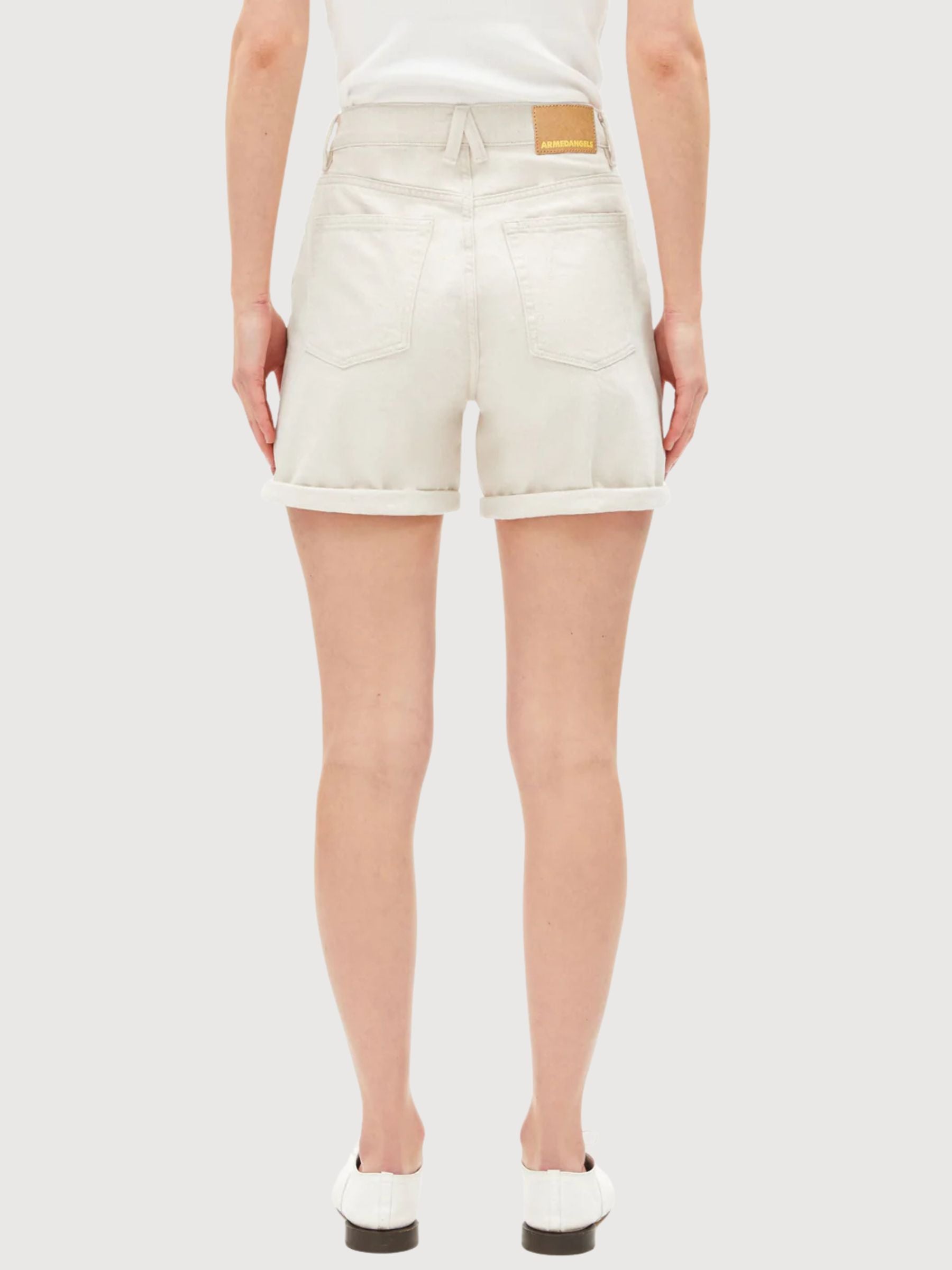 Shorts di jeans Sheaari tinti senza coloranti da donna | ARMEDANGELS