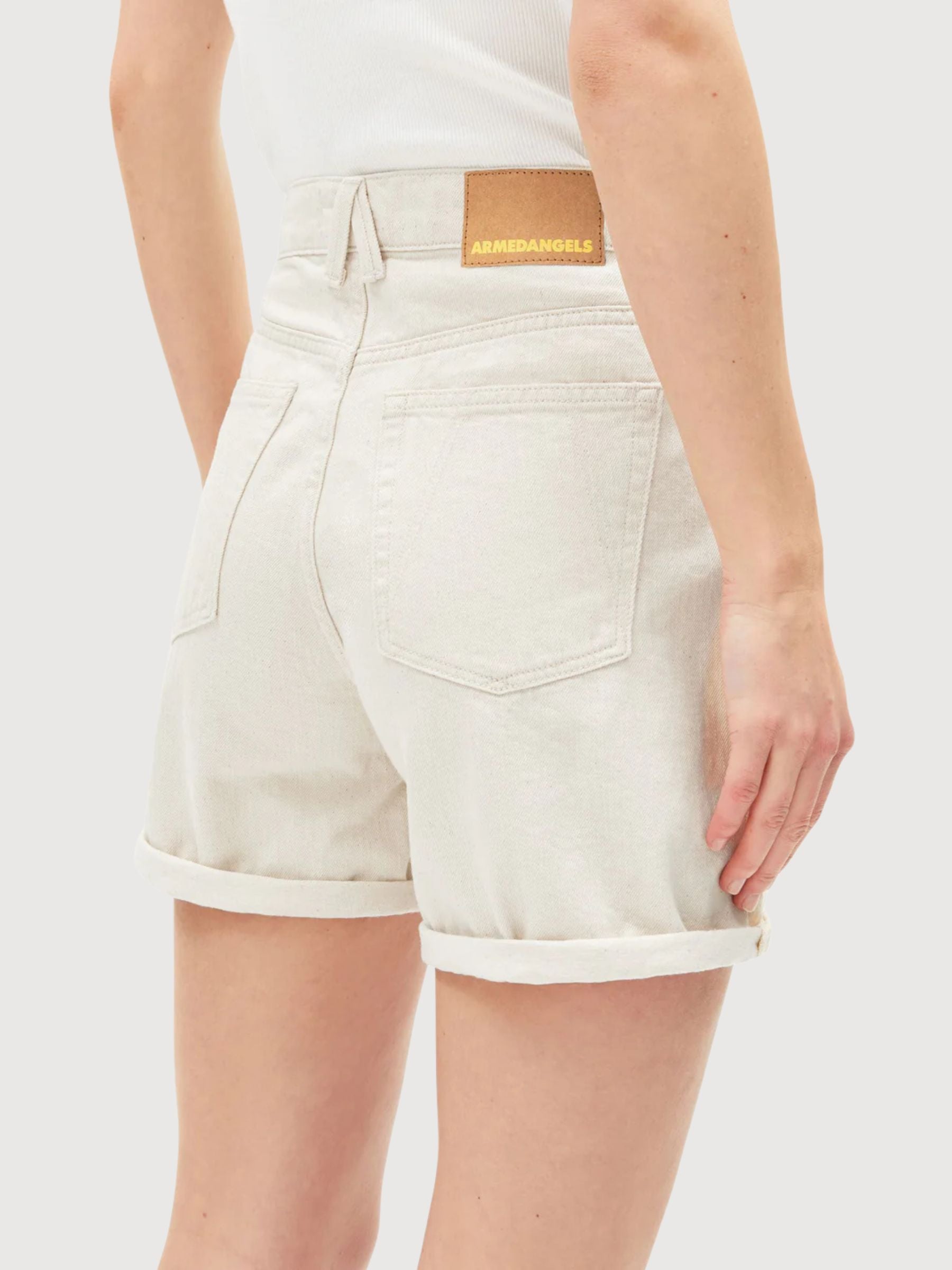 Shorts di jeans Sheaari tinti senza coloranti da donna | ARMEDANGELS