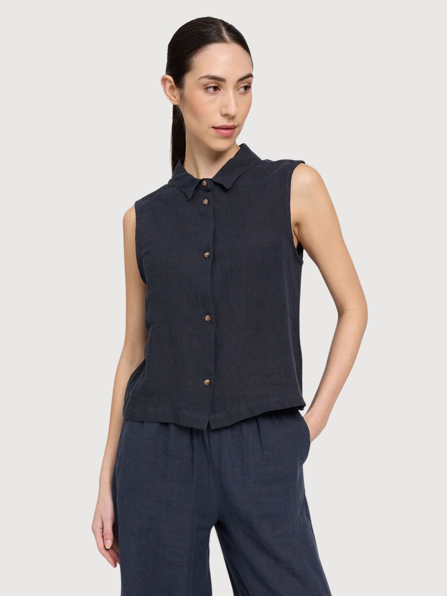 Camicia senza maniche da donna in lino blu inchiostro | Mazine