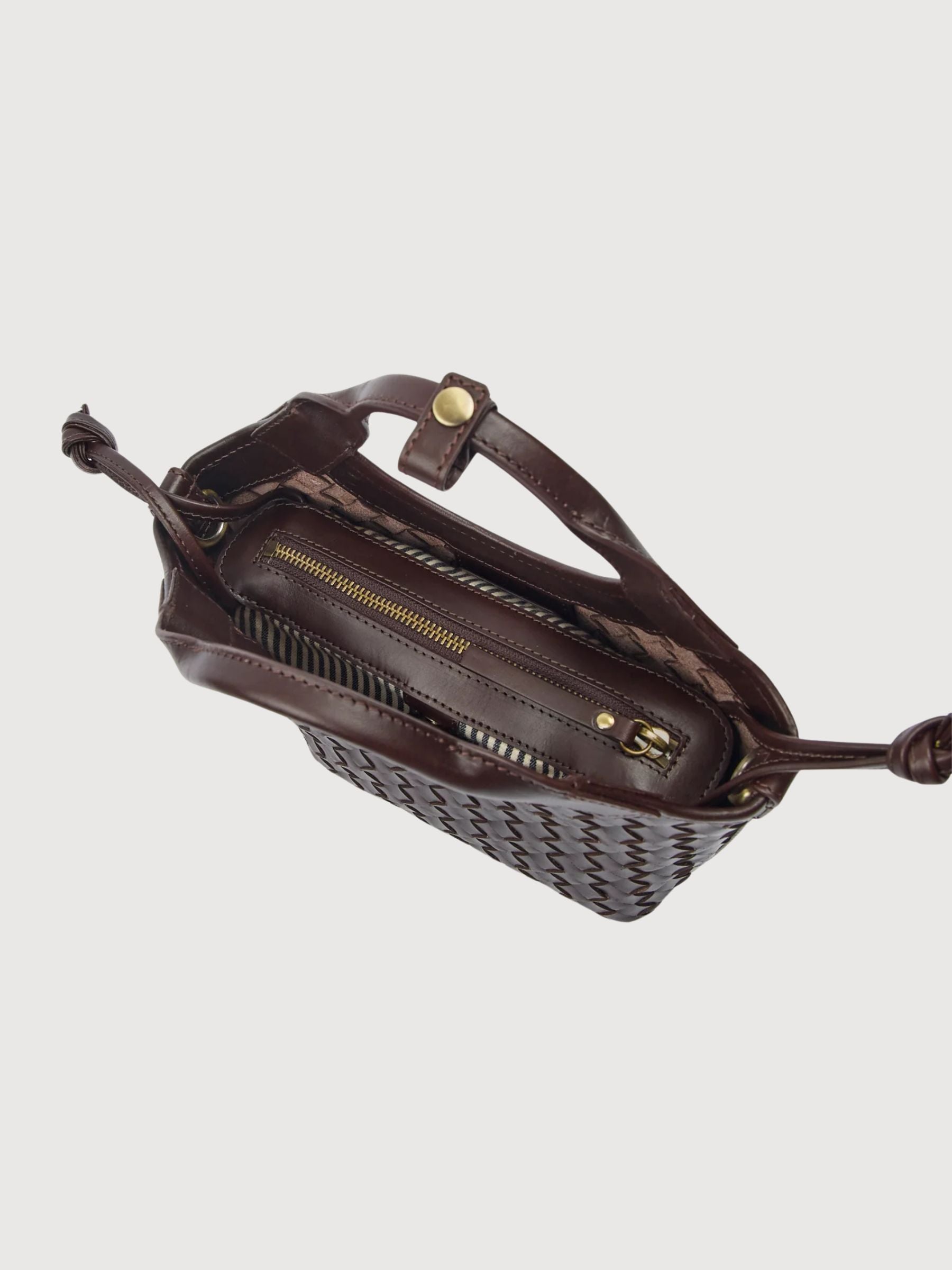 Mara Mini – Geflochtene Schokoladen-Ledertasche | O My Bag