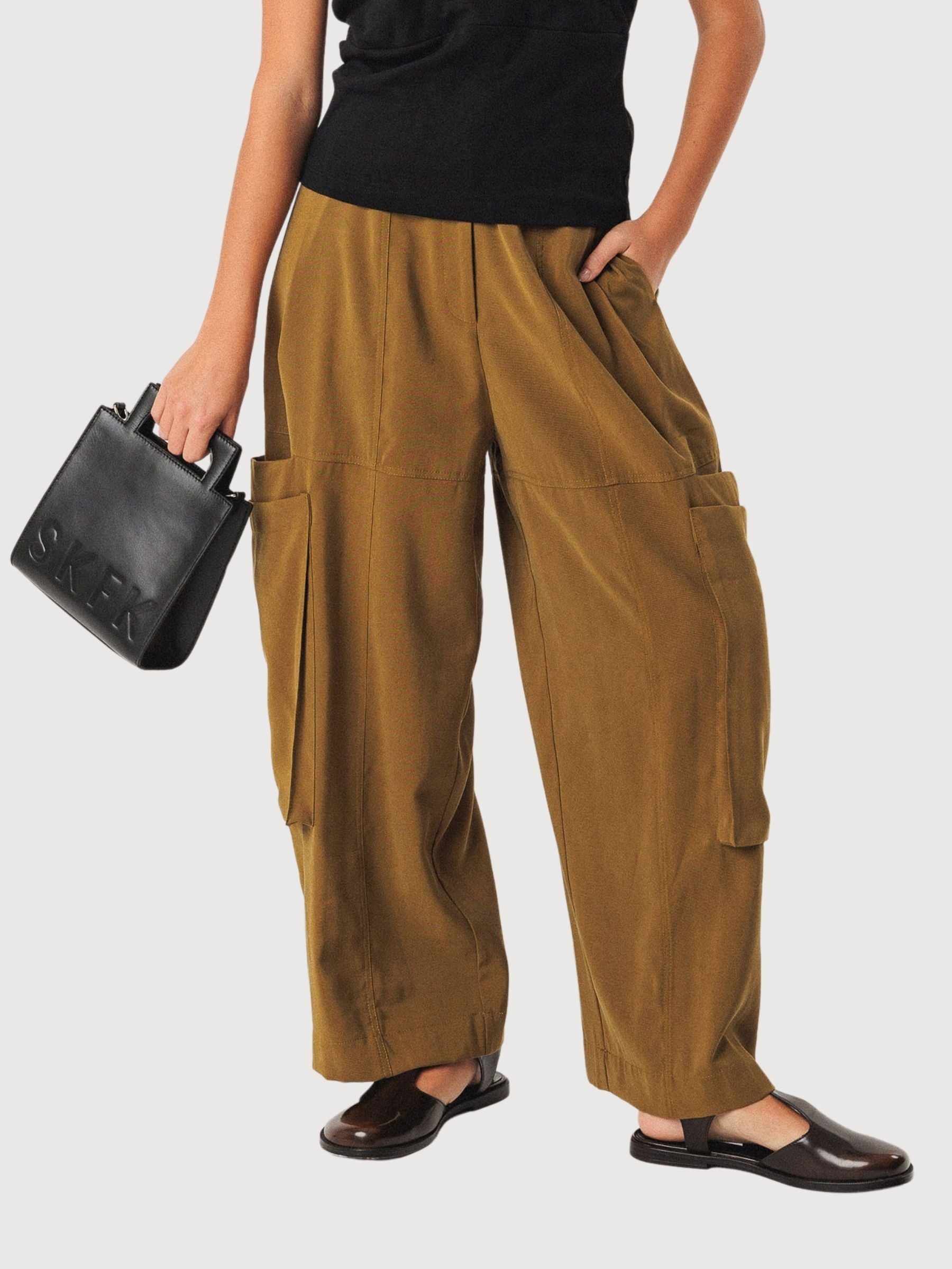 Hose Aines Green Woman | Skfk