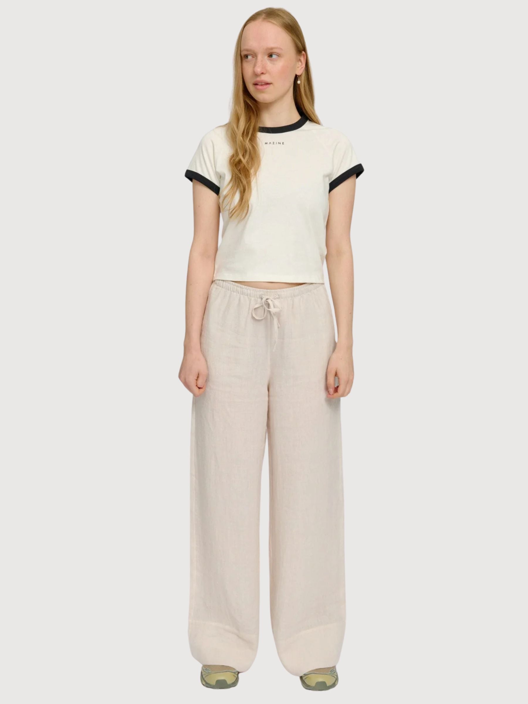 T-shirt da donna con bordi a contrasto color bianco sporco | Mazine