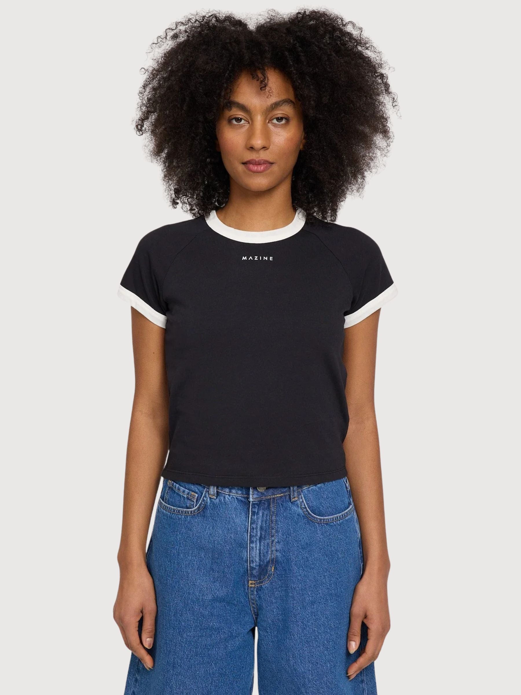 T-shirt da donna nera con bordi a contrasto | MAZINE
