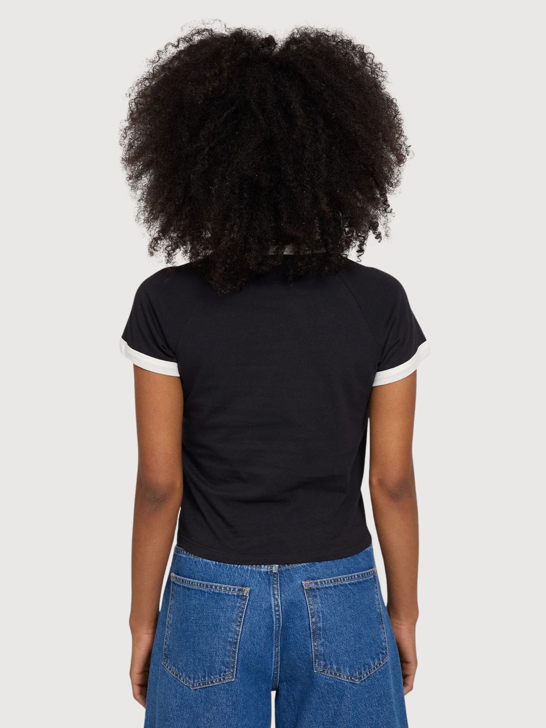 T-shirt da donna nera con bordi a contrasto | MAZINE