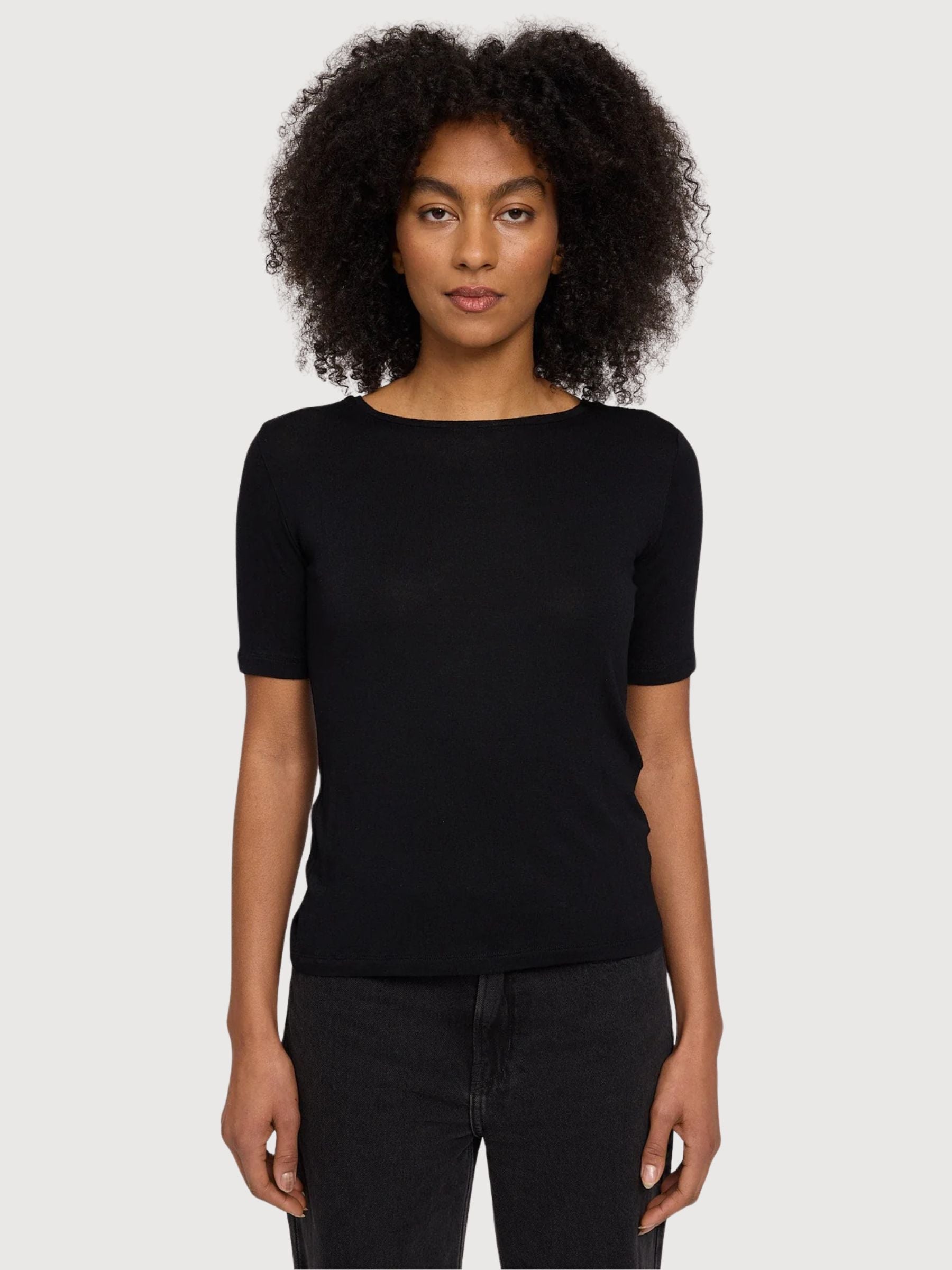 T-shirt da donna trasparente in viscosa nera | Mazine