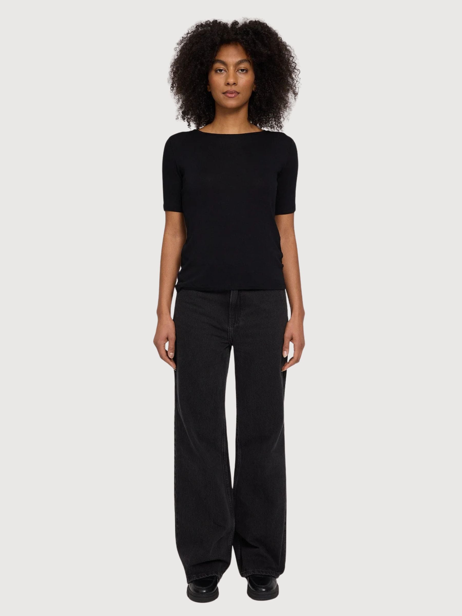 T-shirt da donna trasparente in viscosa nera | Mazine