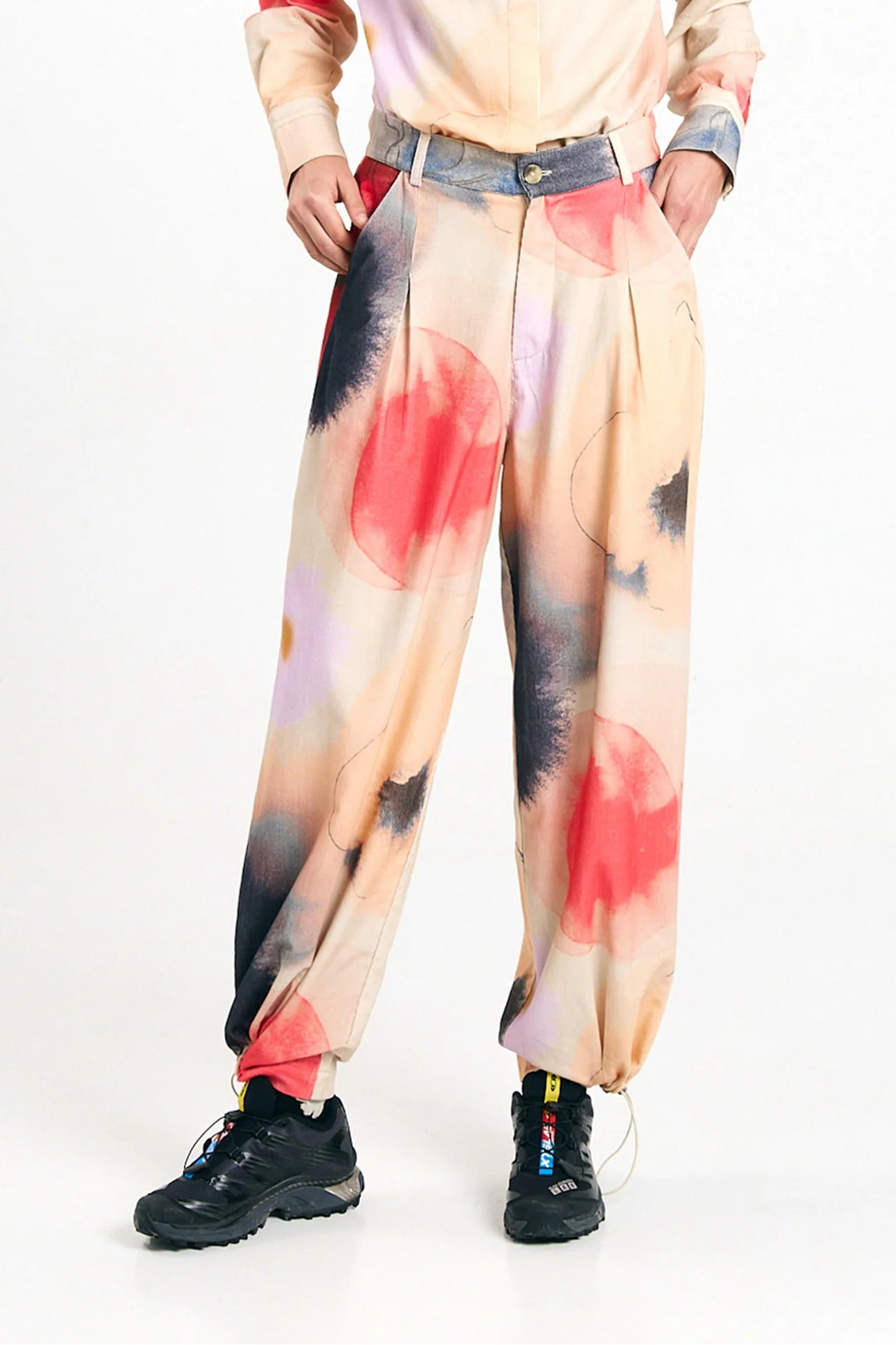 SUITE13LAB Nine Pants Print Garden trousers featuring vibrant floral garden print and tailored fit, perfect for casual or stylish wear.