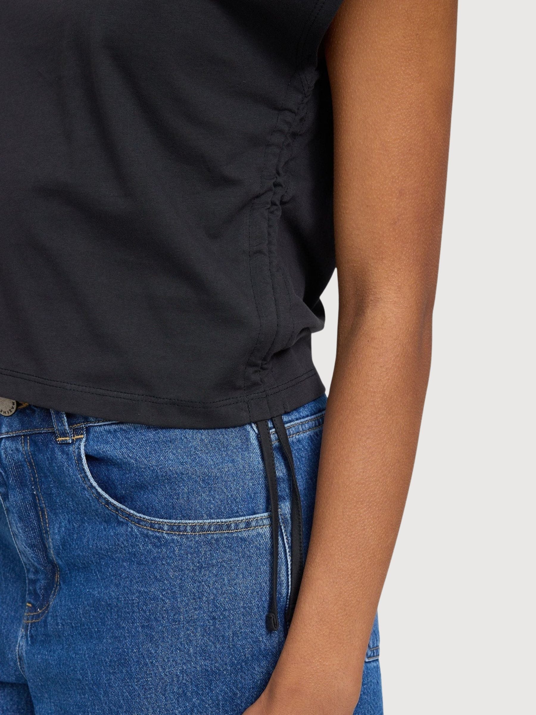 T-shirt da donna con dettaglio cravatta, cotone antracite | Mazine