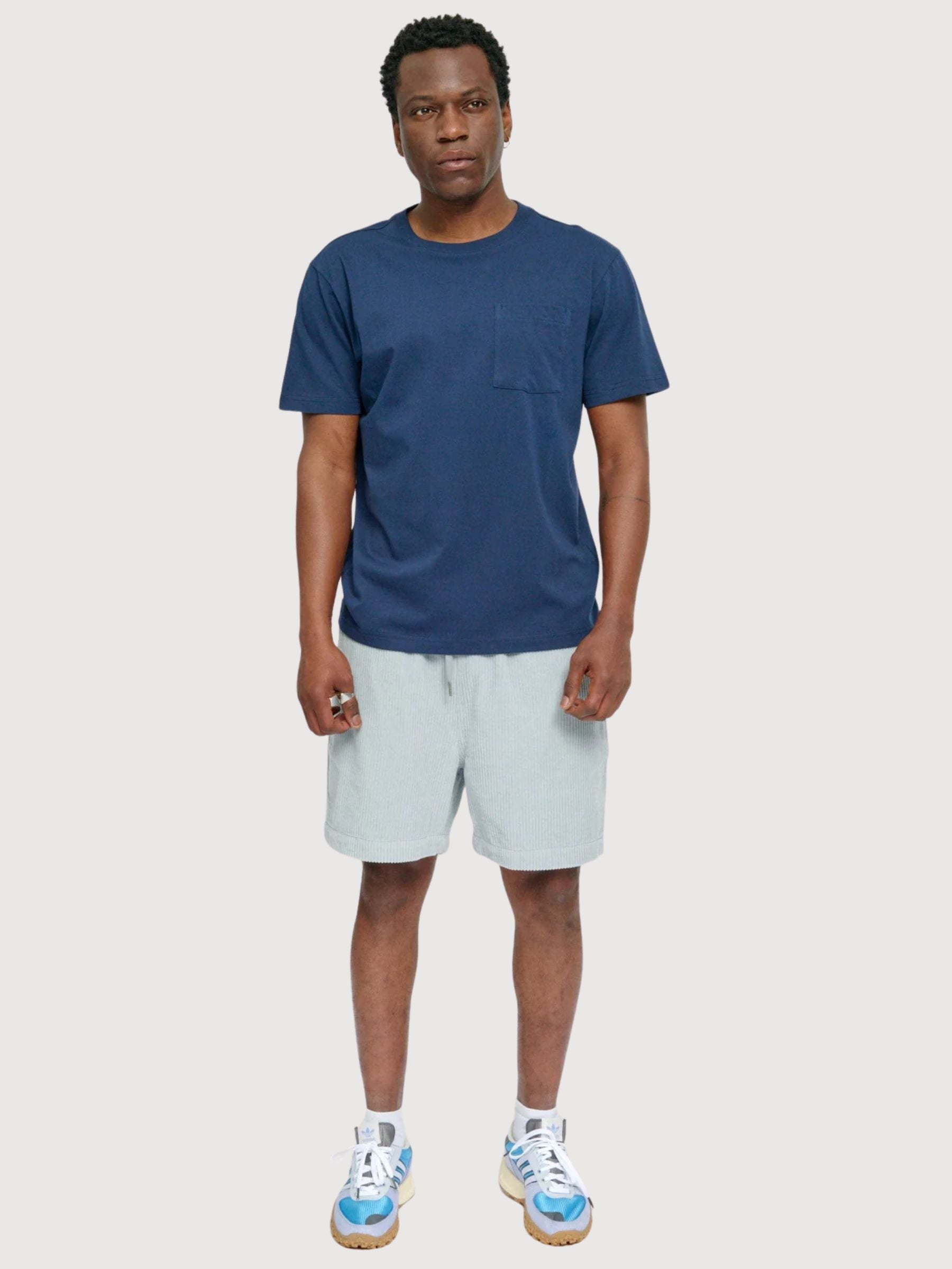 T-shirt da uomo con taschino sul petto, blu notte, in cotone | Mazine