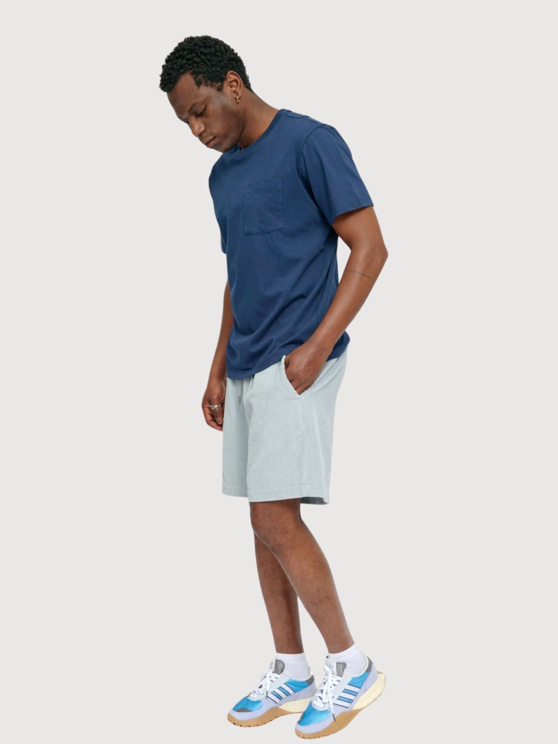 T-shirt da uomo con taschino sul petto, blu notte, in cotone | Mazine