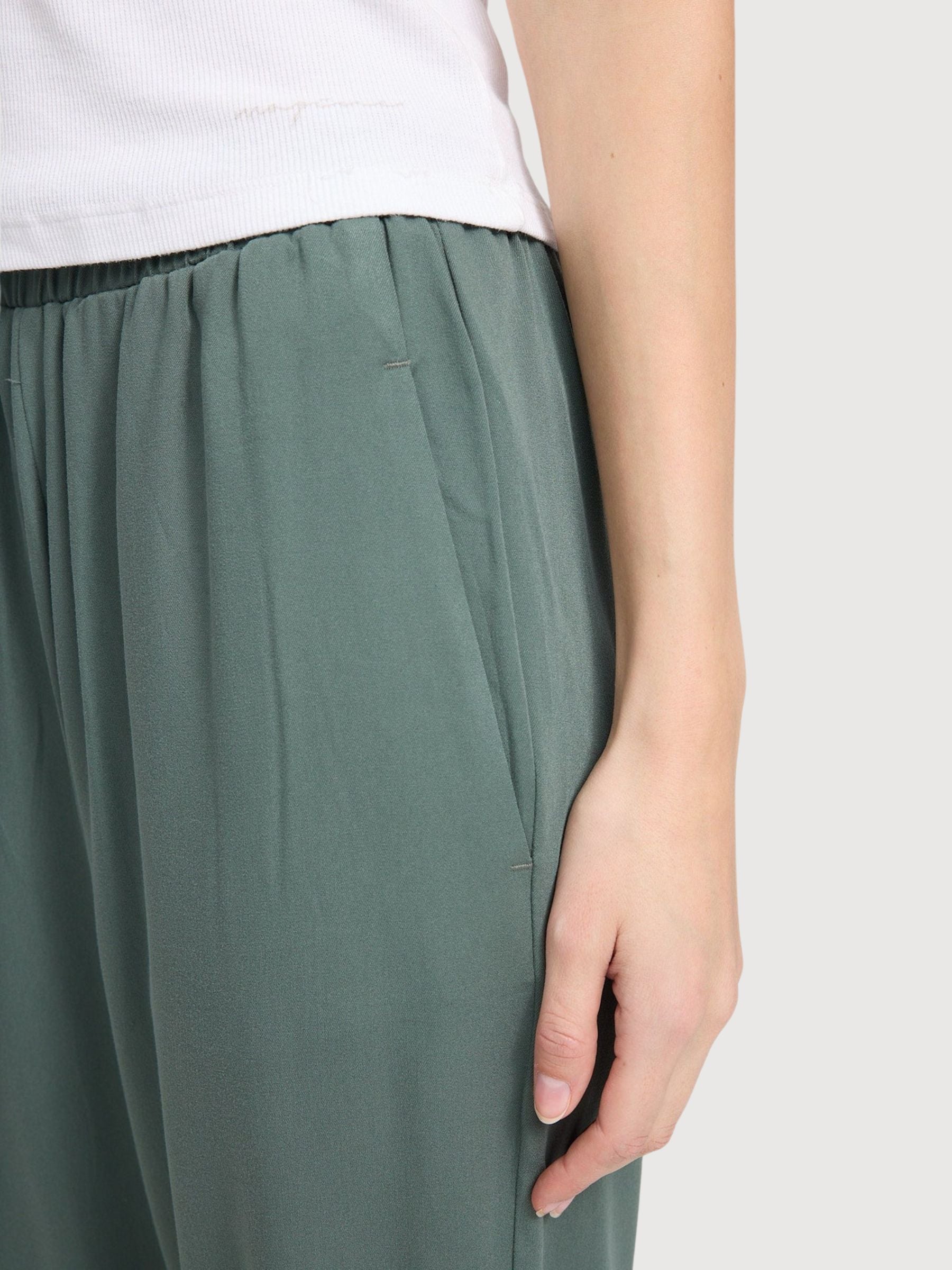 Pantaloni a gamba dritta in viscosa da donna | Mazine