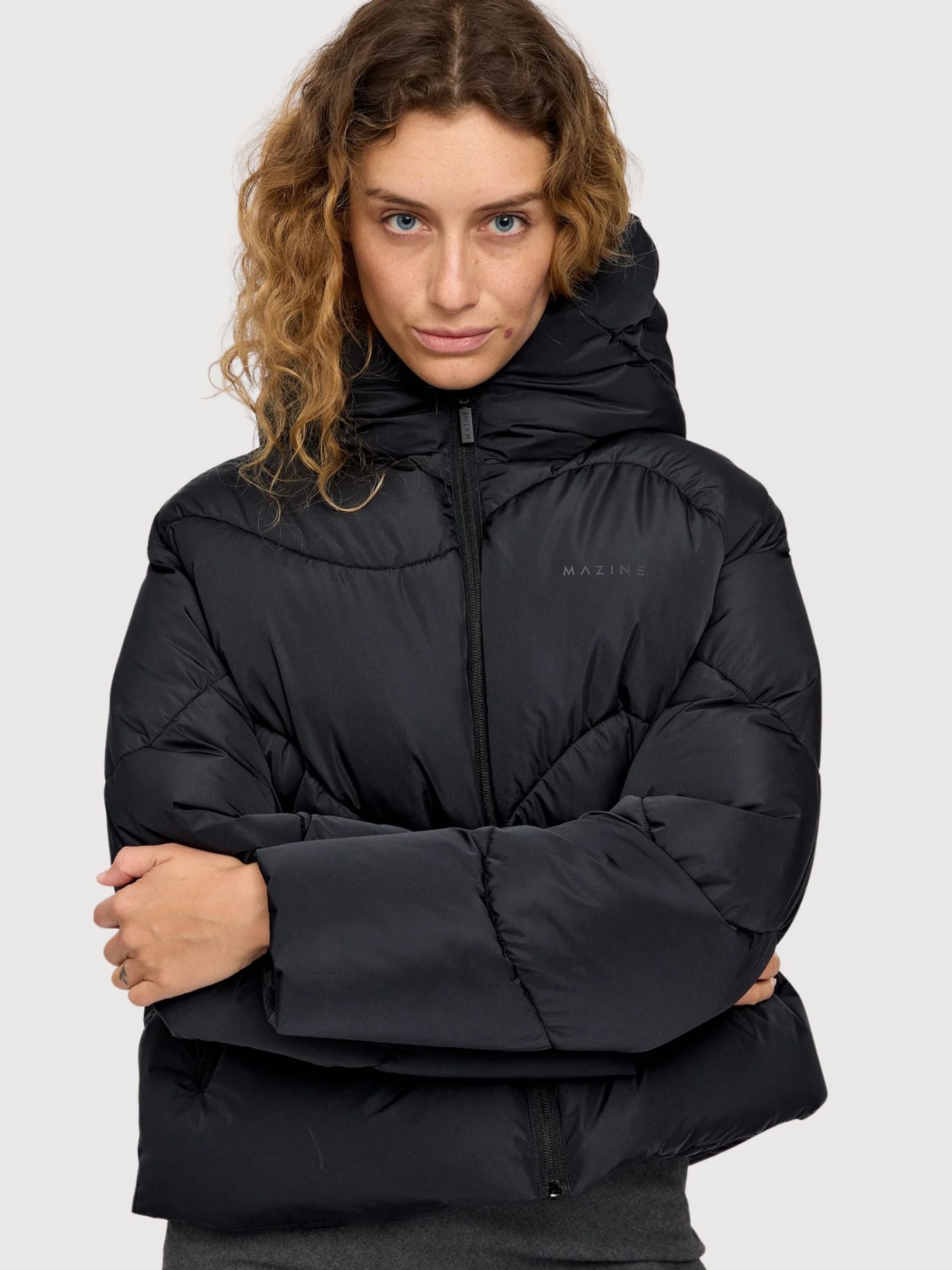 Waves Quilt Short Jacke in Schwarz | Mazine