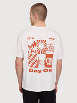 T-Shirt „Freier Tag“ mit Rückendruck in Offwhite/Orange | Mazine