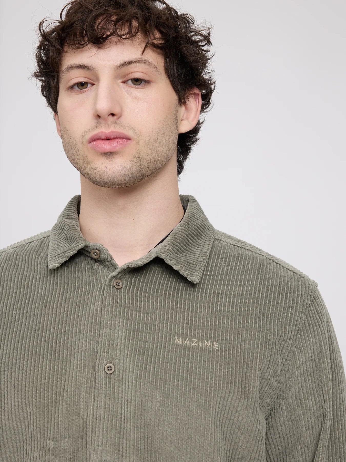 Camicia in velluto a coste ampia in cotone color bottiglia leggero | MAZINE
