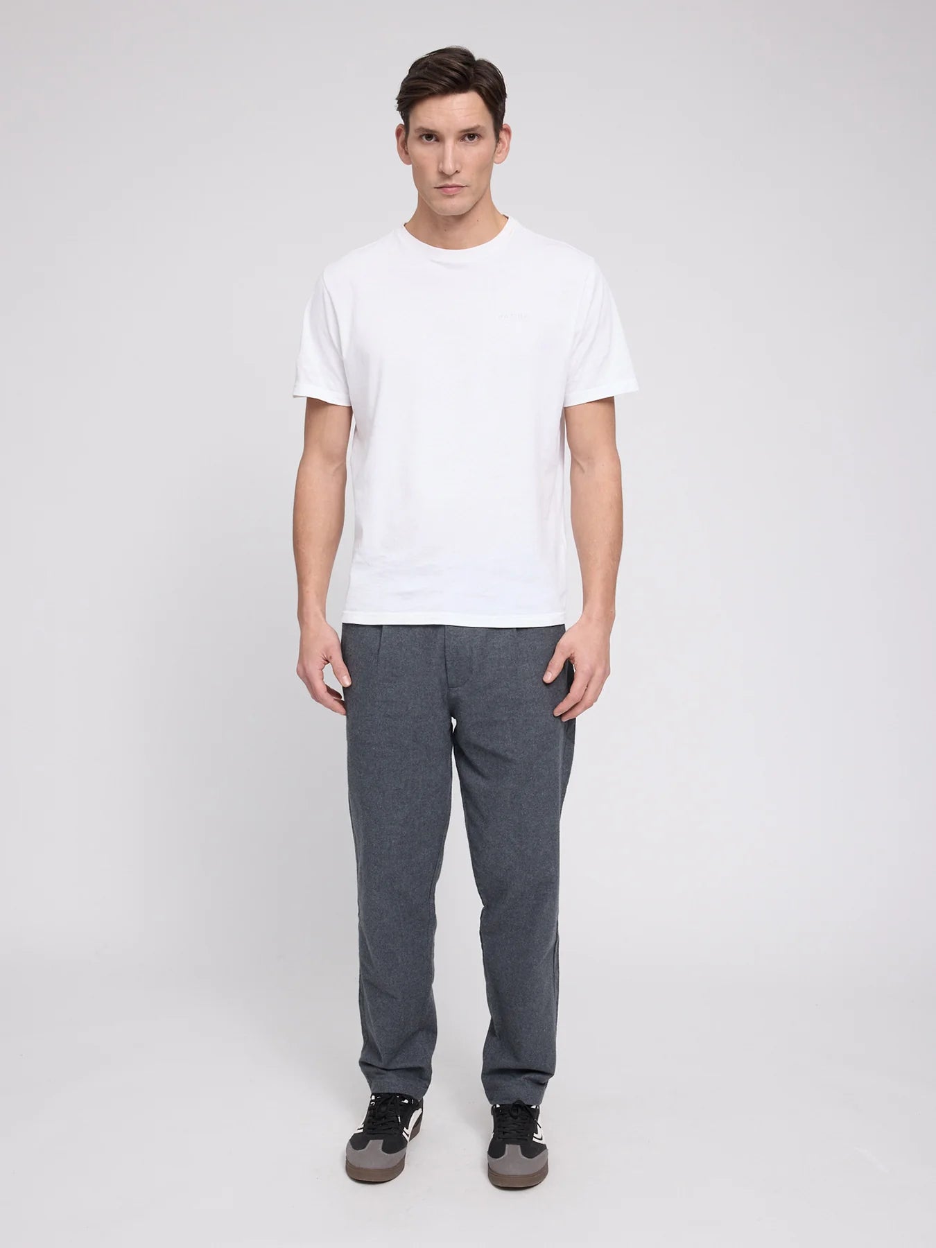 Pantaloni in flanella a gamba affusolata antracite melange uomo | Mazine