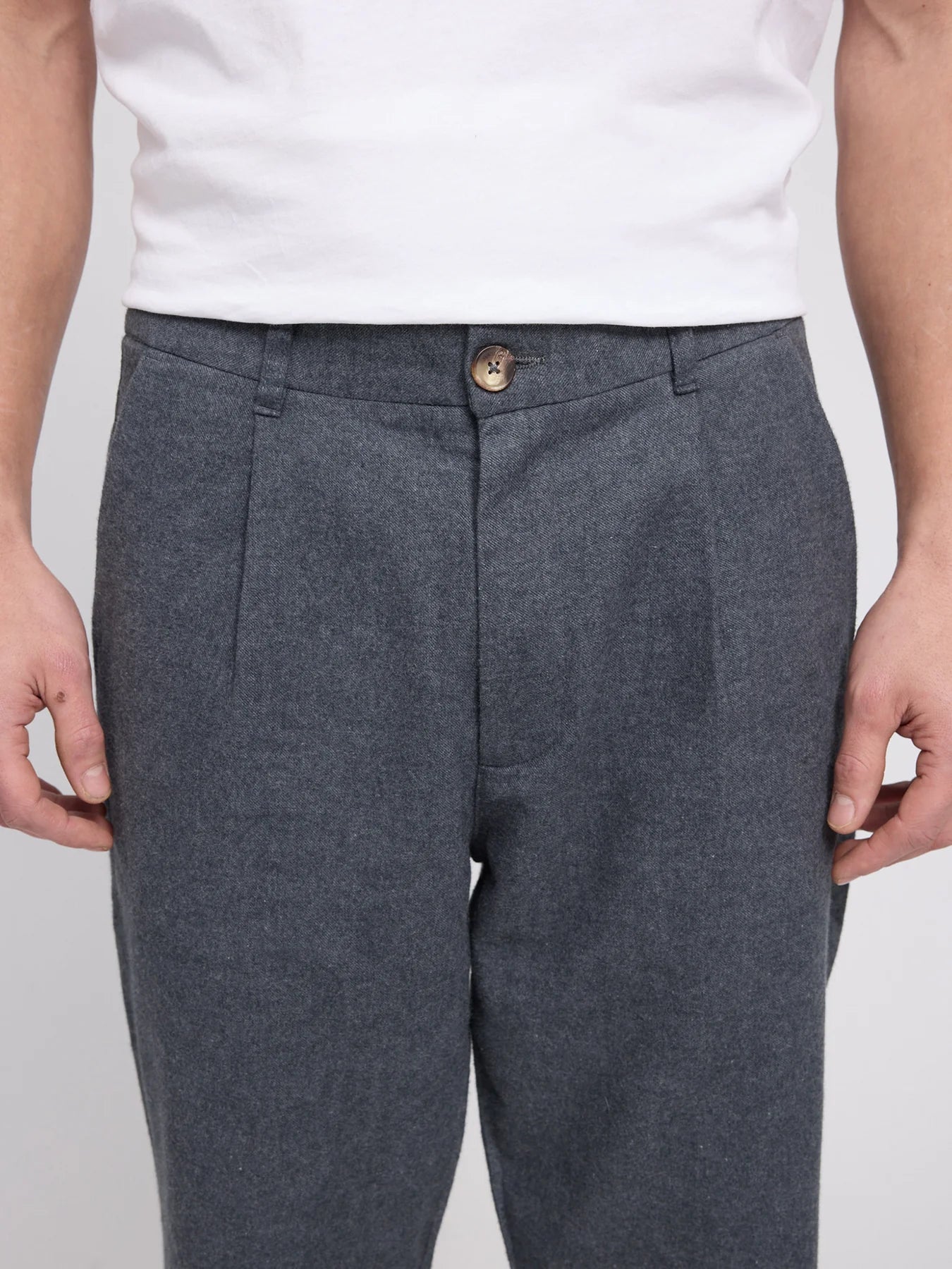 Pantaloni in flanella a gamba affusolata antracite melange uomo | Mazine