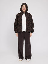 Gedruckte Sherpa-Jacke Schokoladenbraun | MAZINE