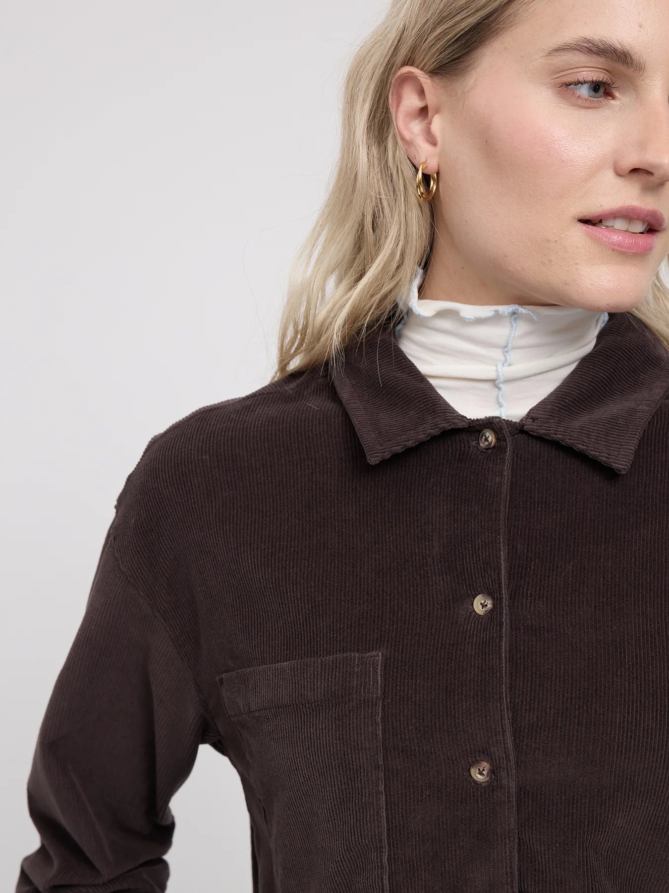 Camicia con Taschino in Velluto a Coste Cioccolato Fondente Donna | MAZINE