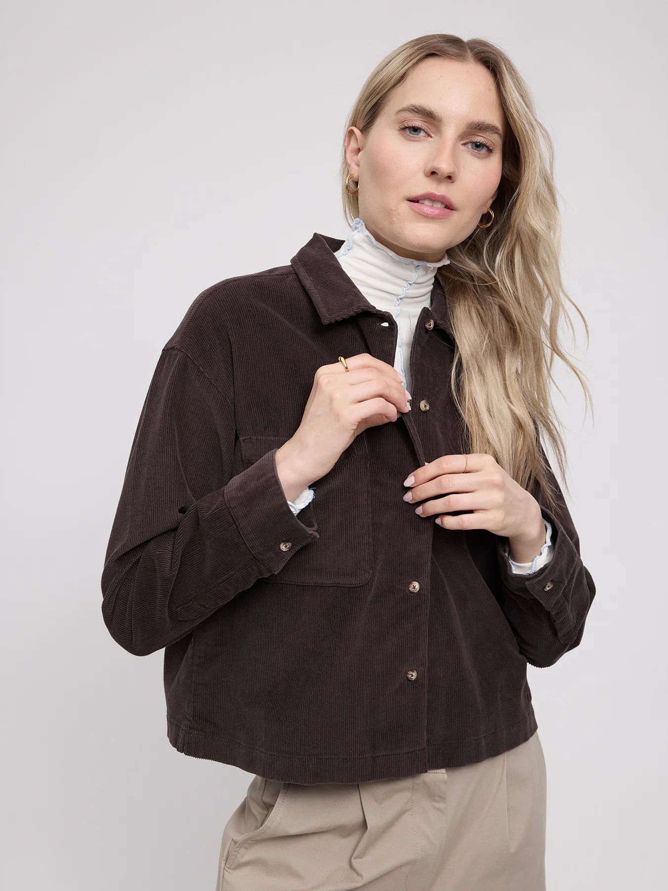 Camicia con Taschino in Velluto a Coste Cioccolato Fondente Donna | MAZINE