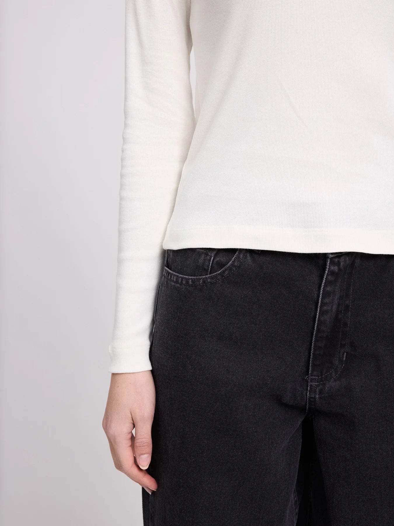 Long-Sleeve Top Basic Turtleneck Top White in Cotton | MAZINE