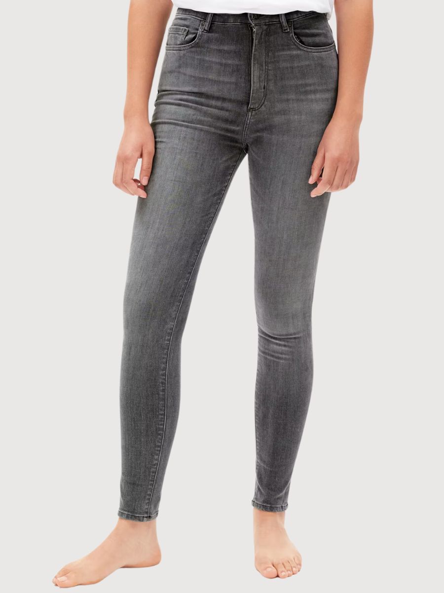Jeans ingaa magro magro grigio in cotone organico i armadi.