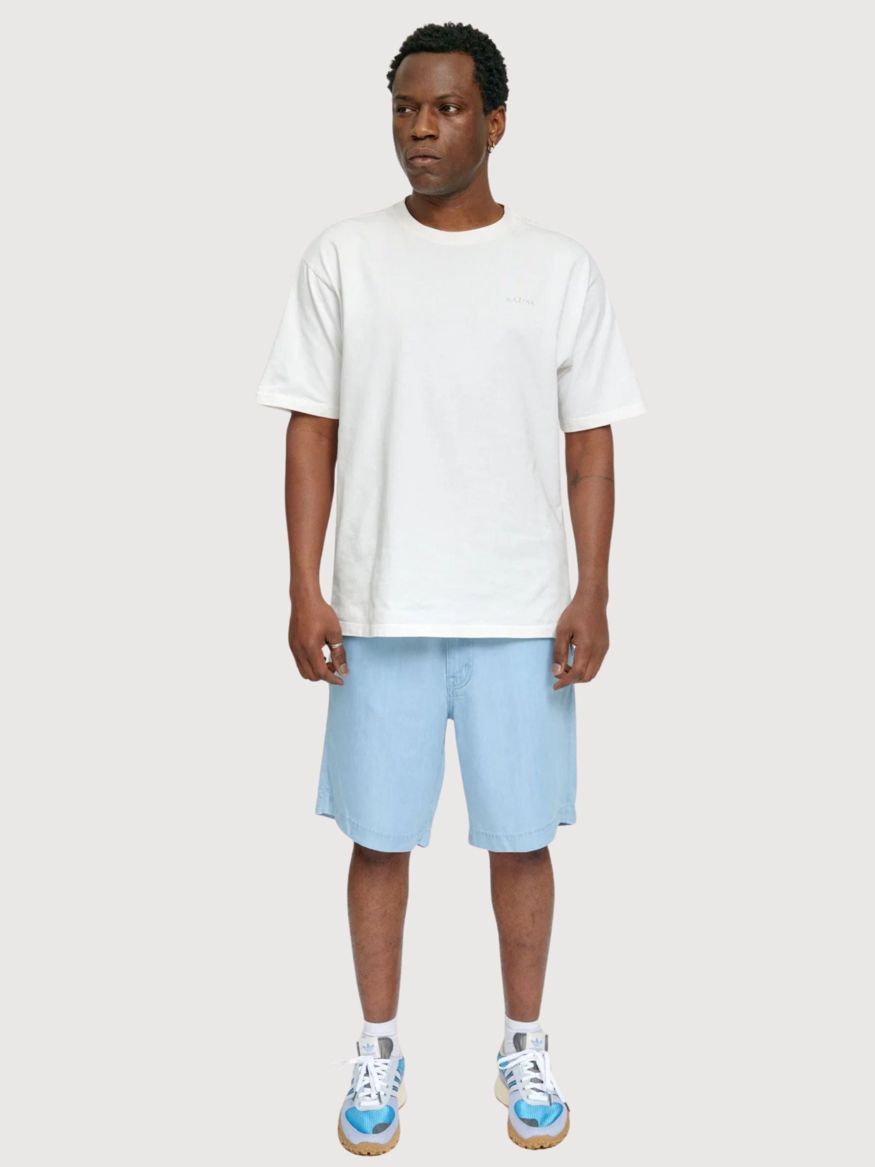 Pantaloncini in denim da uomo, modello pull-on, colore azzurro chiaro | Mazine