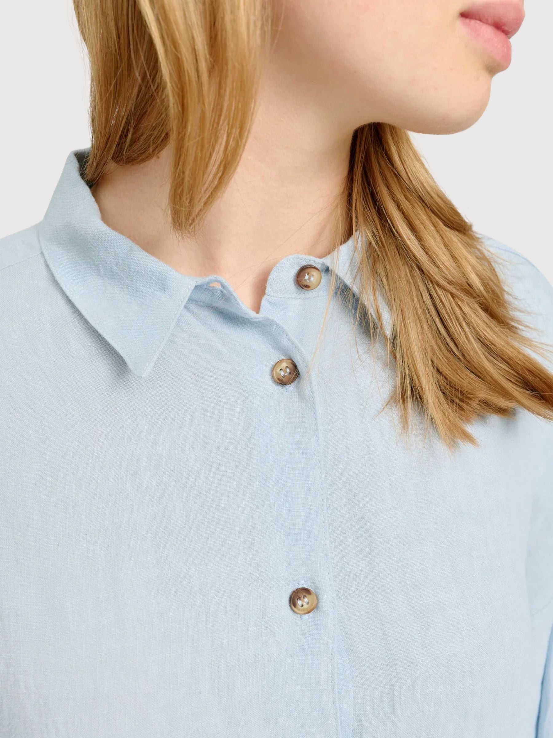 Camicia da donna a maniche a 3/4 in lino, blu pastello | Mazine