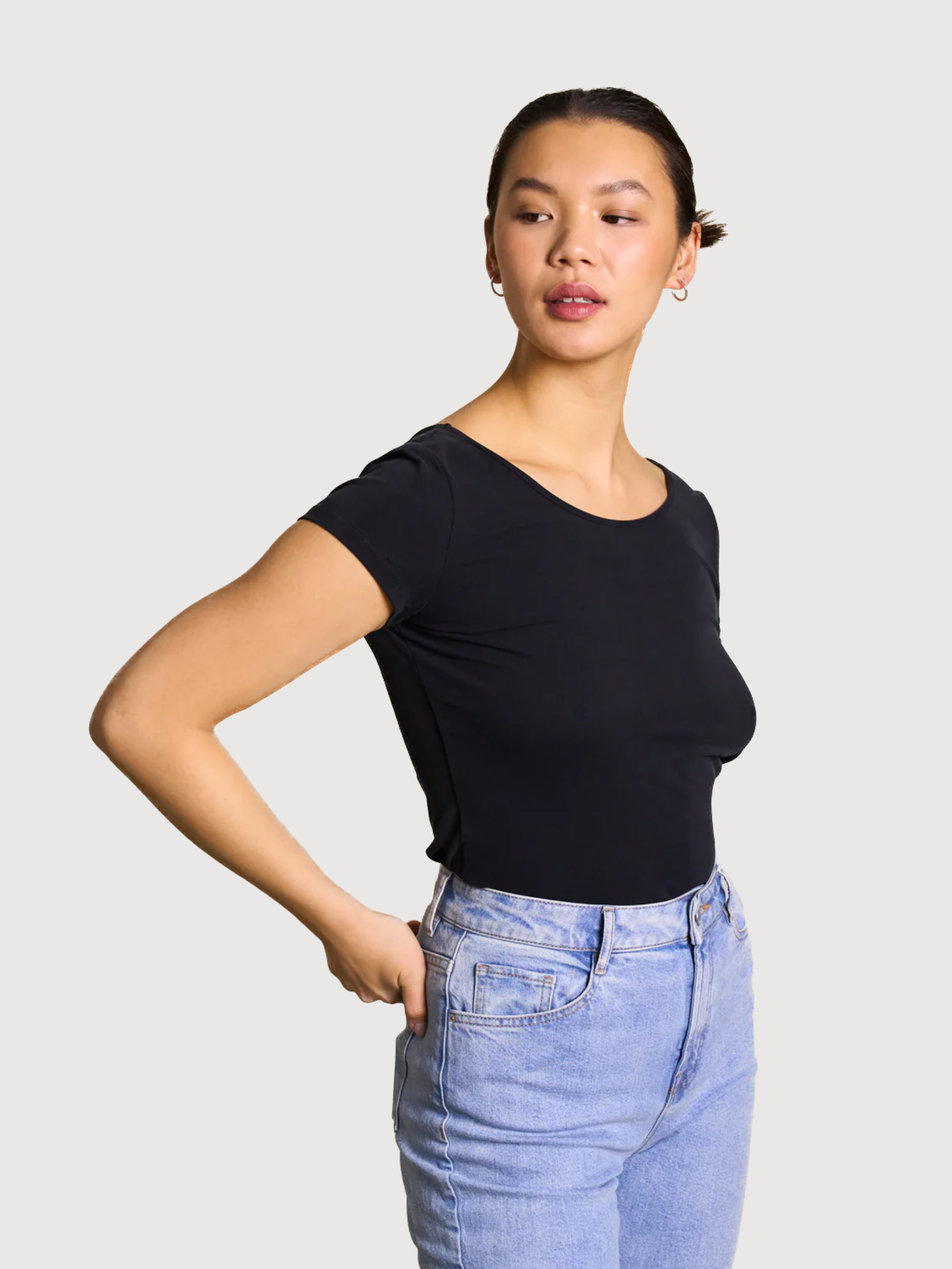 Aloe Soft Schwarz Damen Baumwoll-T-Shirt | Jan n Juni