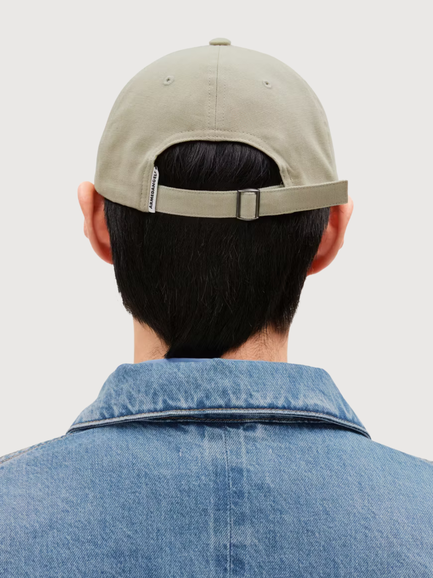 Yenaas Bold Misty Morning Cappellino | Armedangels