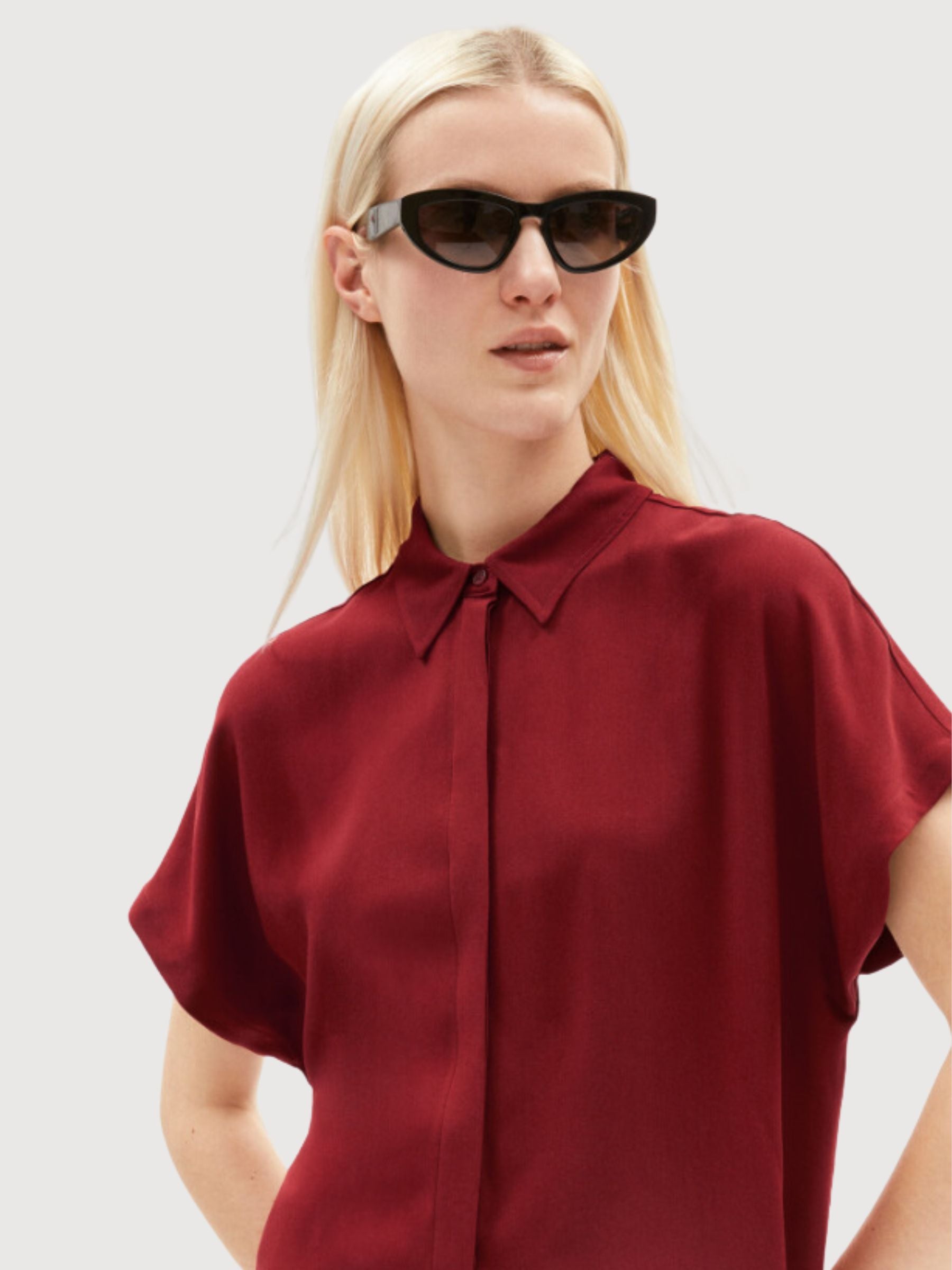 Larisaana Blouse Red  | Armedangels