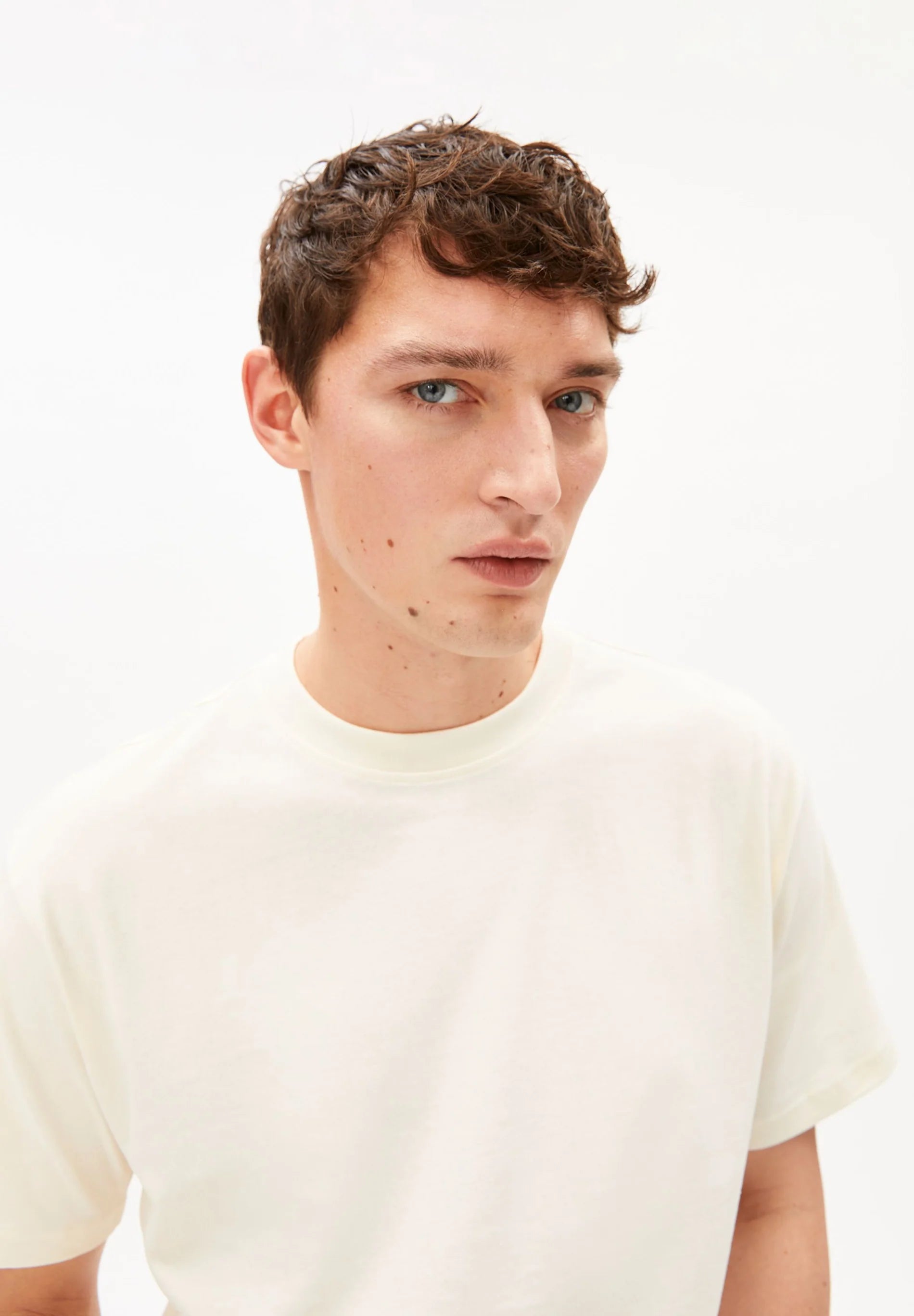 Maarkos Heavy Weight T-Shirt Oatmilk | ARMEDANGELS