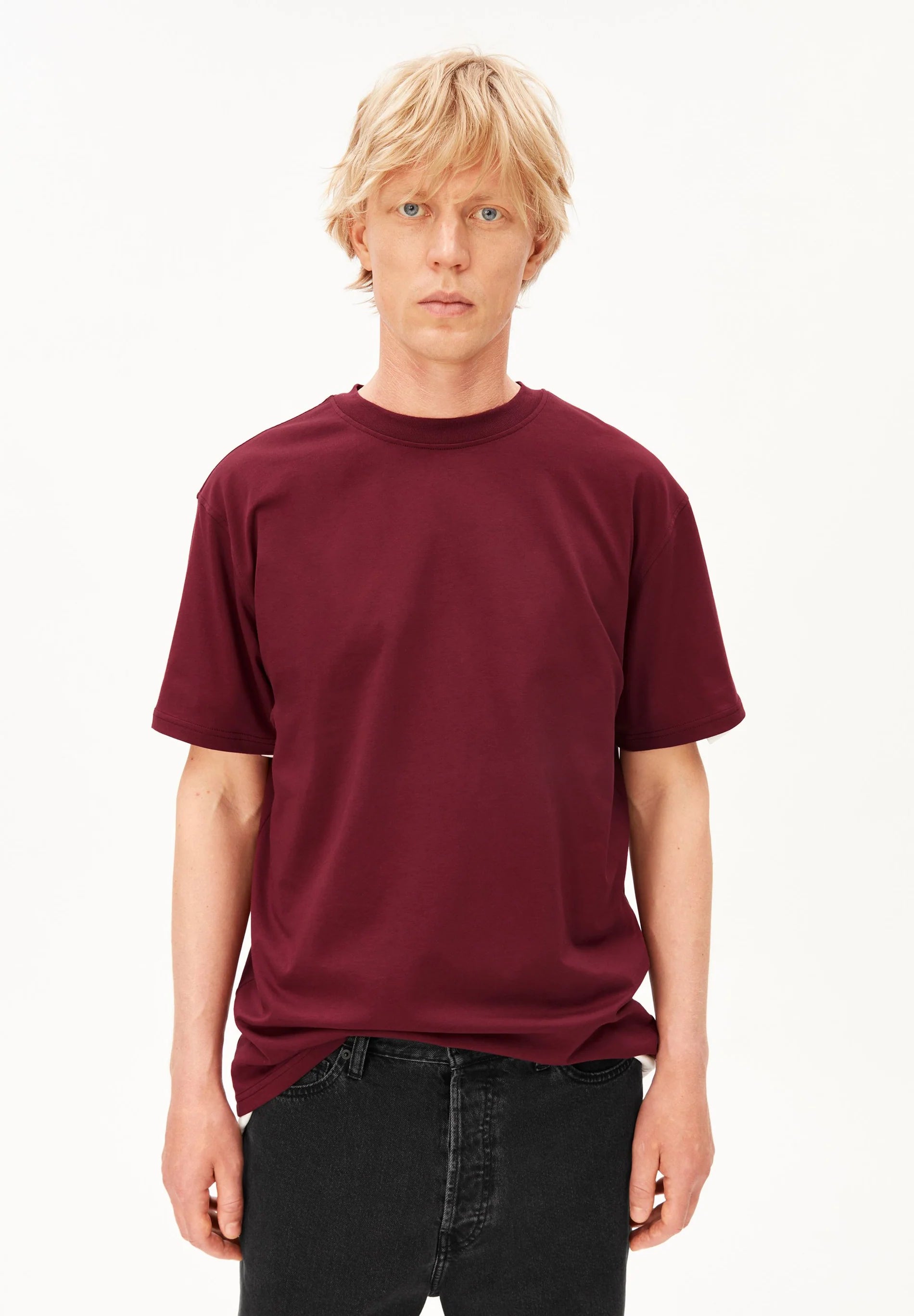 Maarkos Mid Weight T-Shirt Velvet Red | ARMEDANGELS