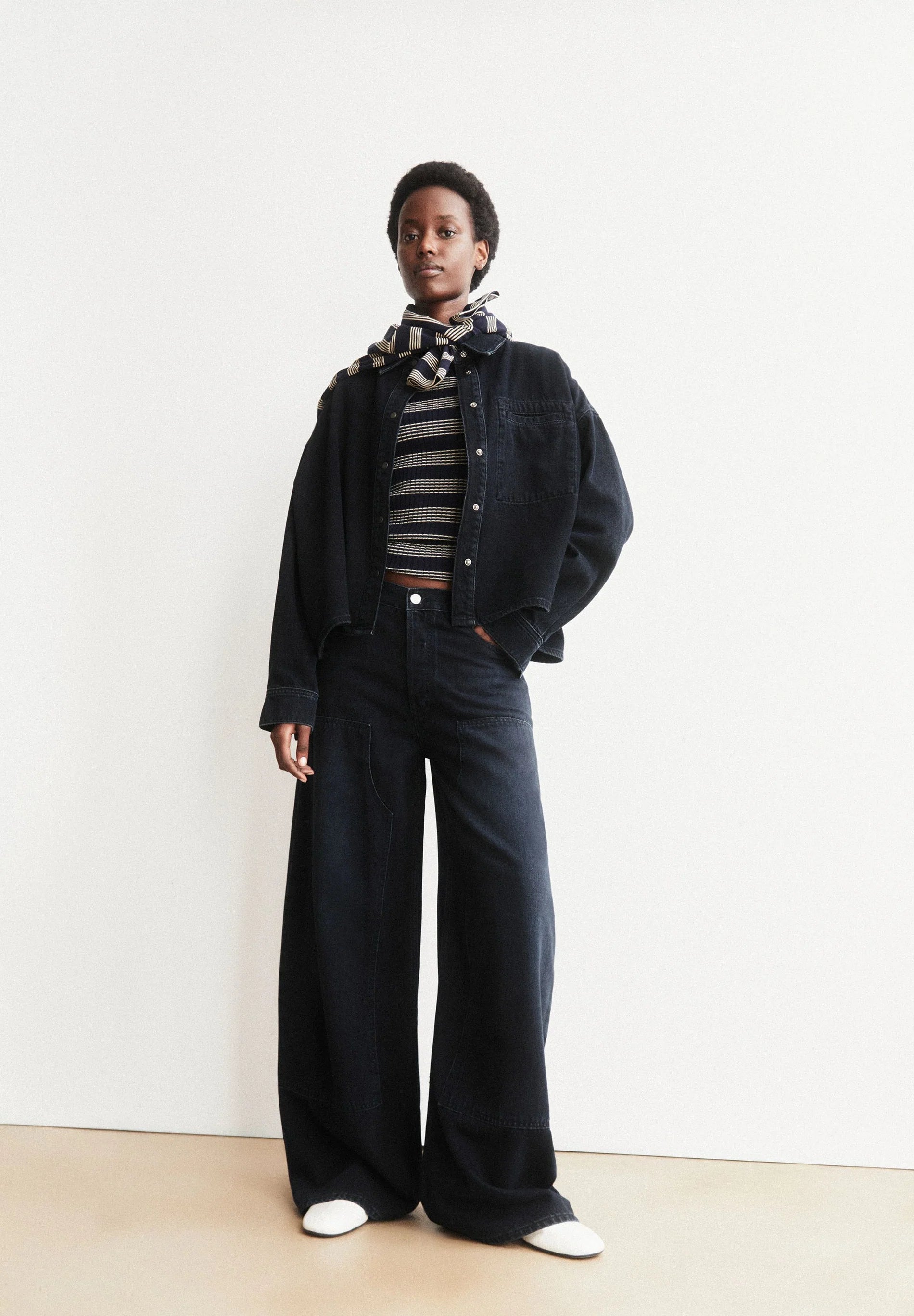 Aalthea Mid Waist Barrel Jean Fluid Ink | ARMEDANGELS