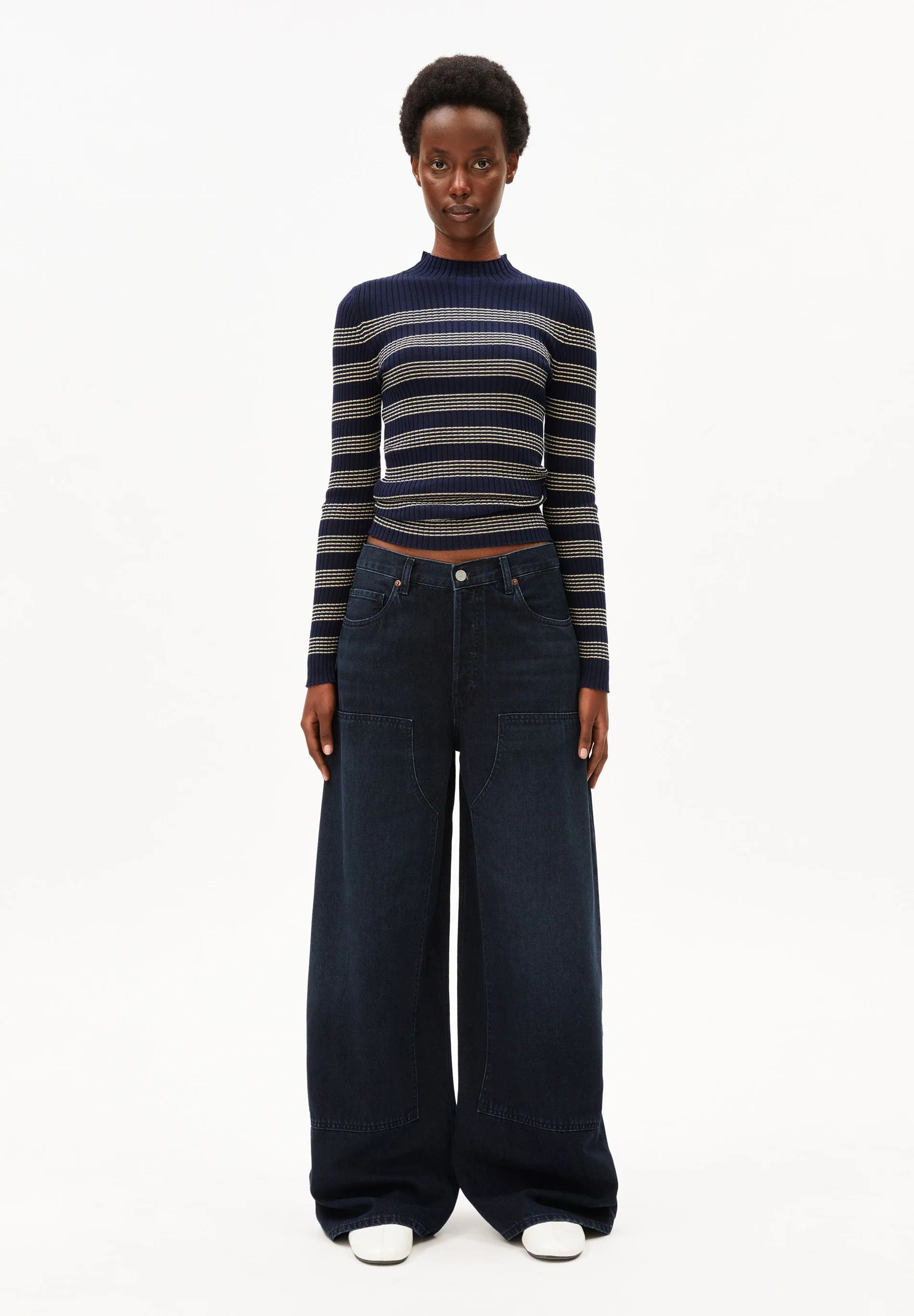 Aalthea Mid Waist Barrel Jean Fluid Ink | ARMEDANGELS