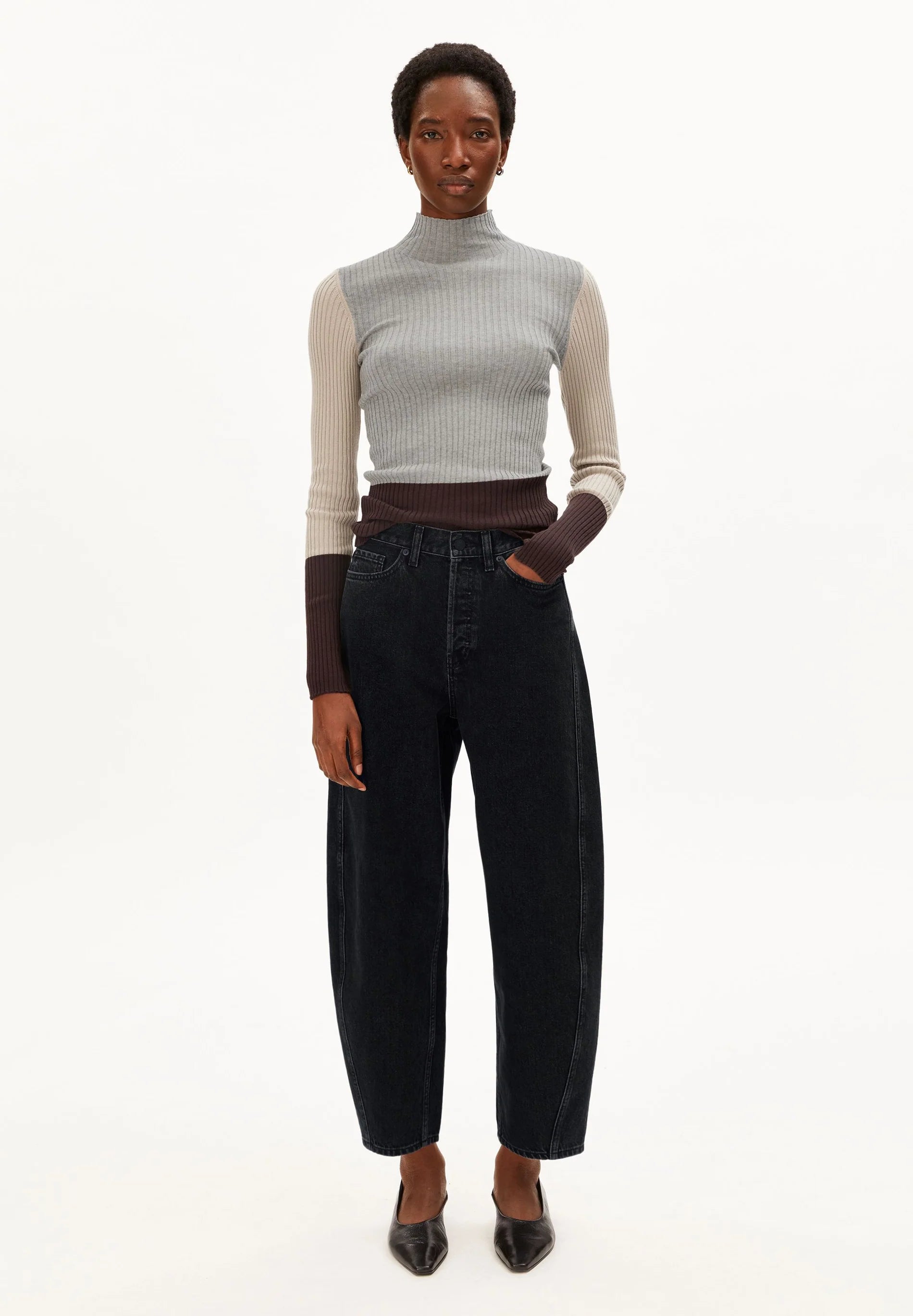 Alaania Patch Knit Sweater Silver Melange Sanstone | ARMEDANGELS