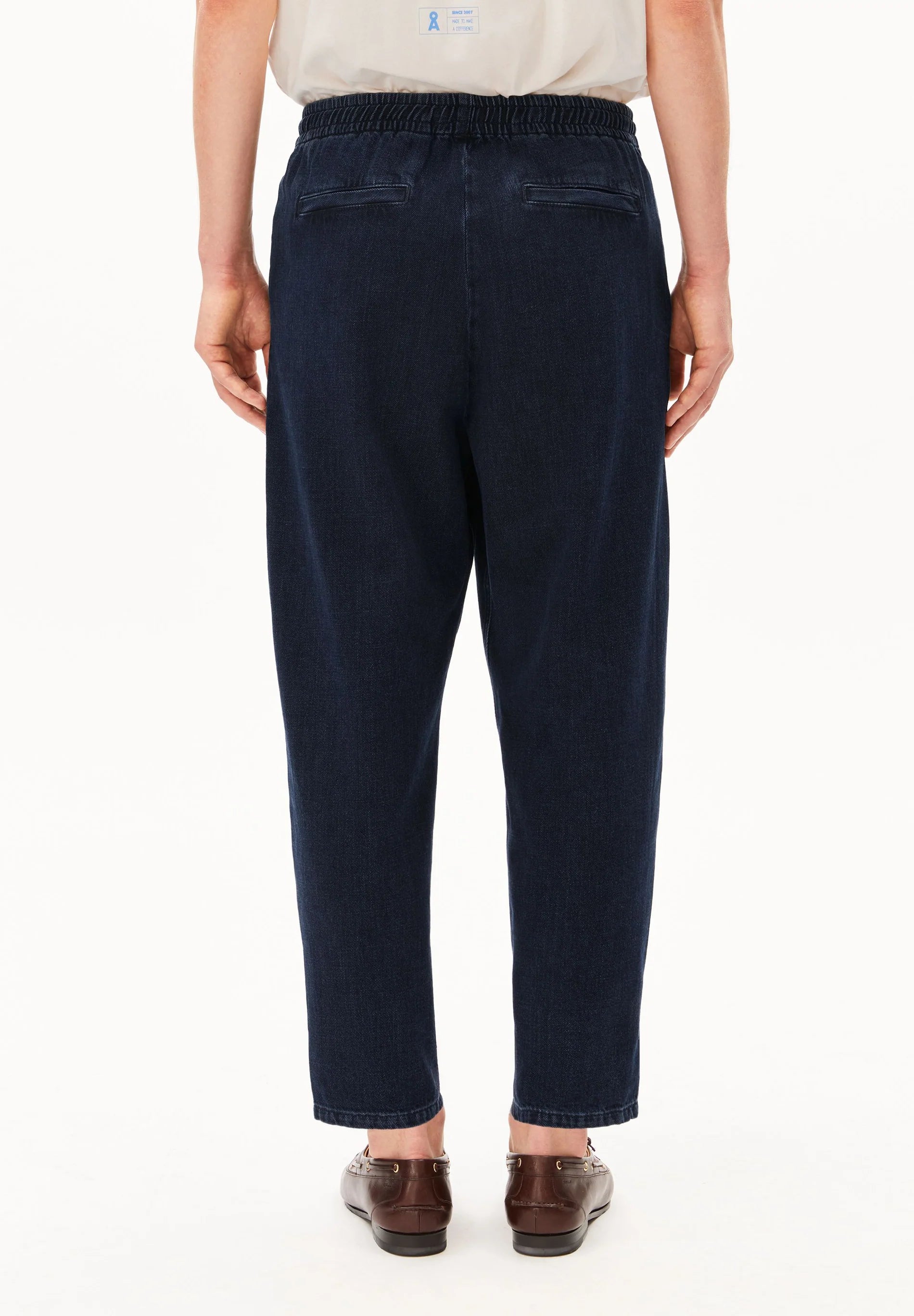 PULL-ON TAPERED JEANS Organic cotton blend Lolite | ARMEDANGELS