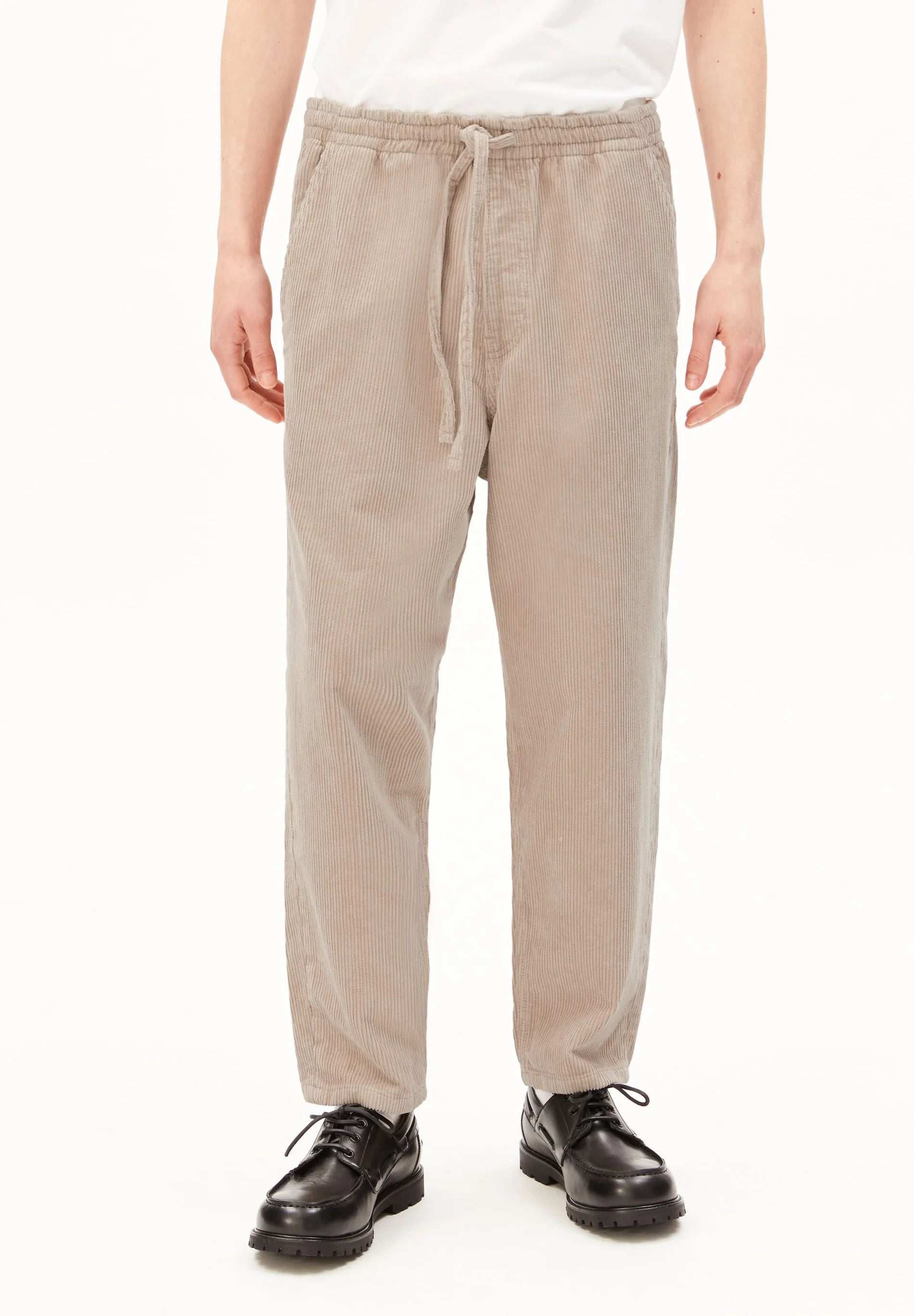 Pull On Corduroy Tapered Pant Sandstone | ARMEDANGELS
